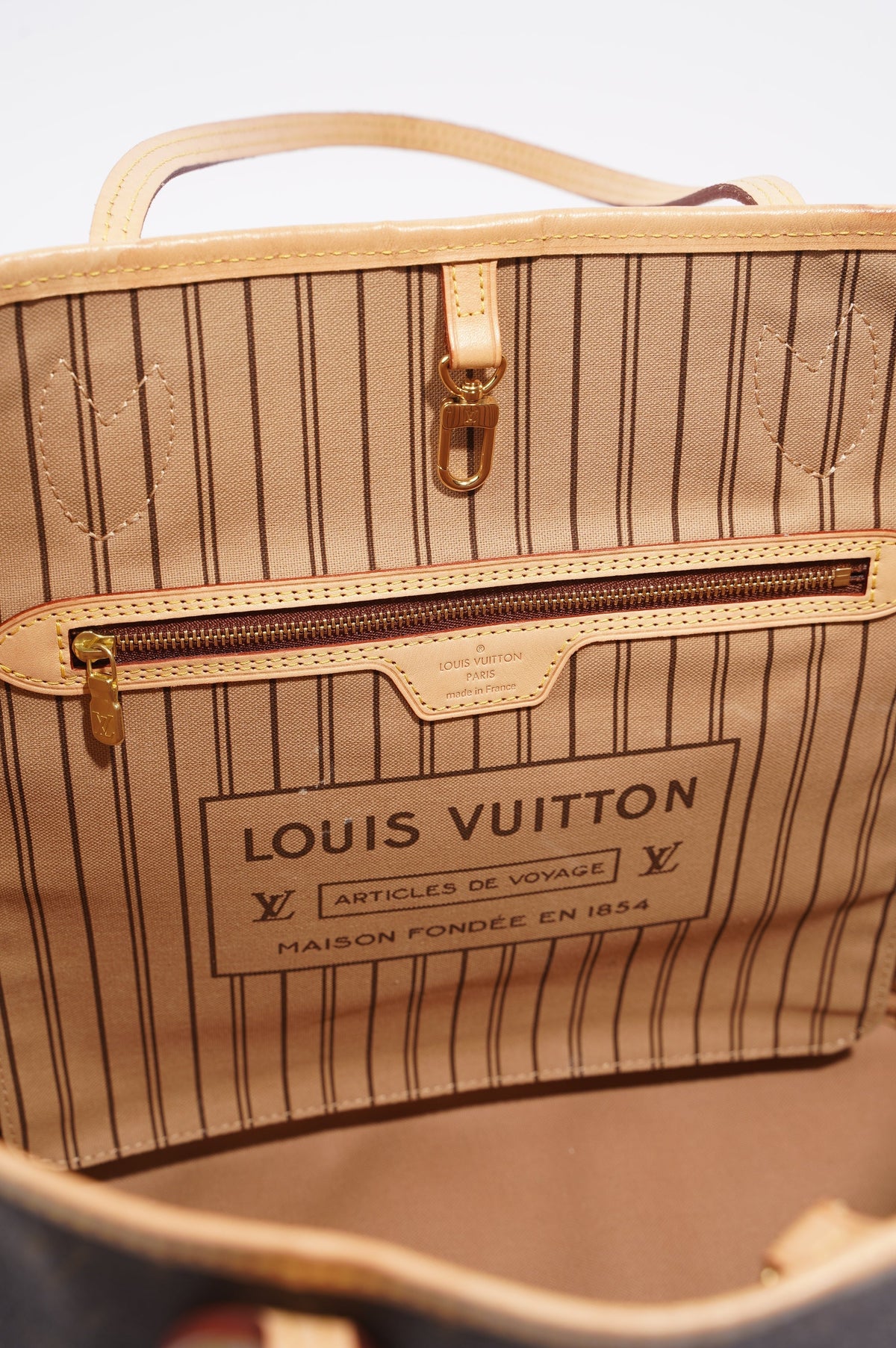 Louis Vuitton Neverfull Monogram Coated Canvas MM