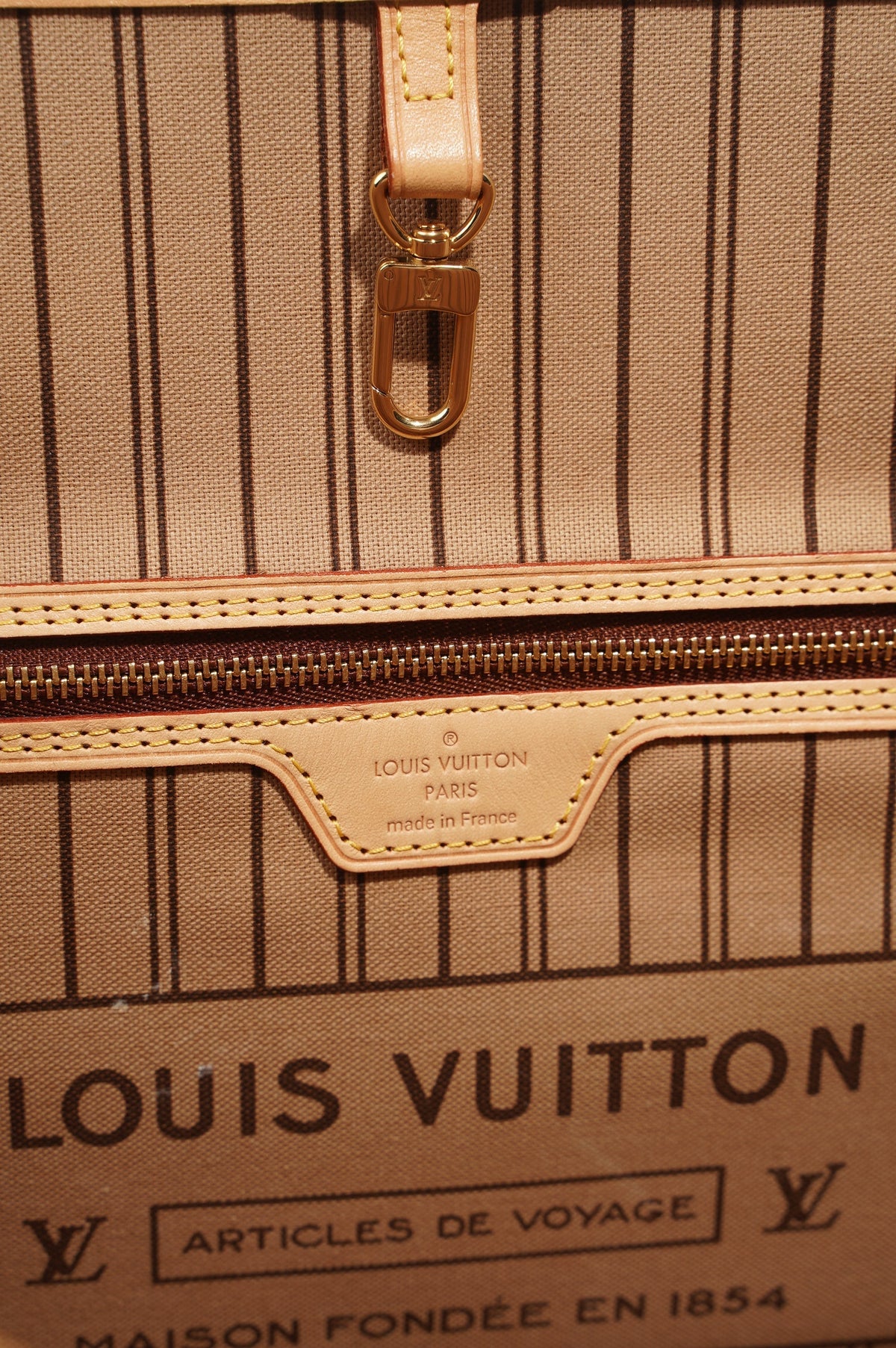 Louis Vuitton Neverfull Monogram Coated Canvas MM