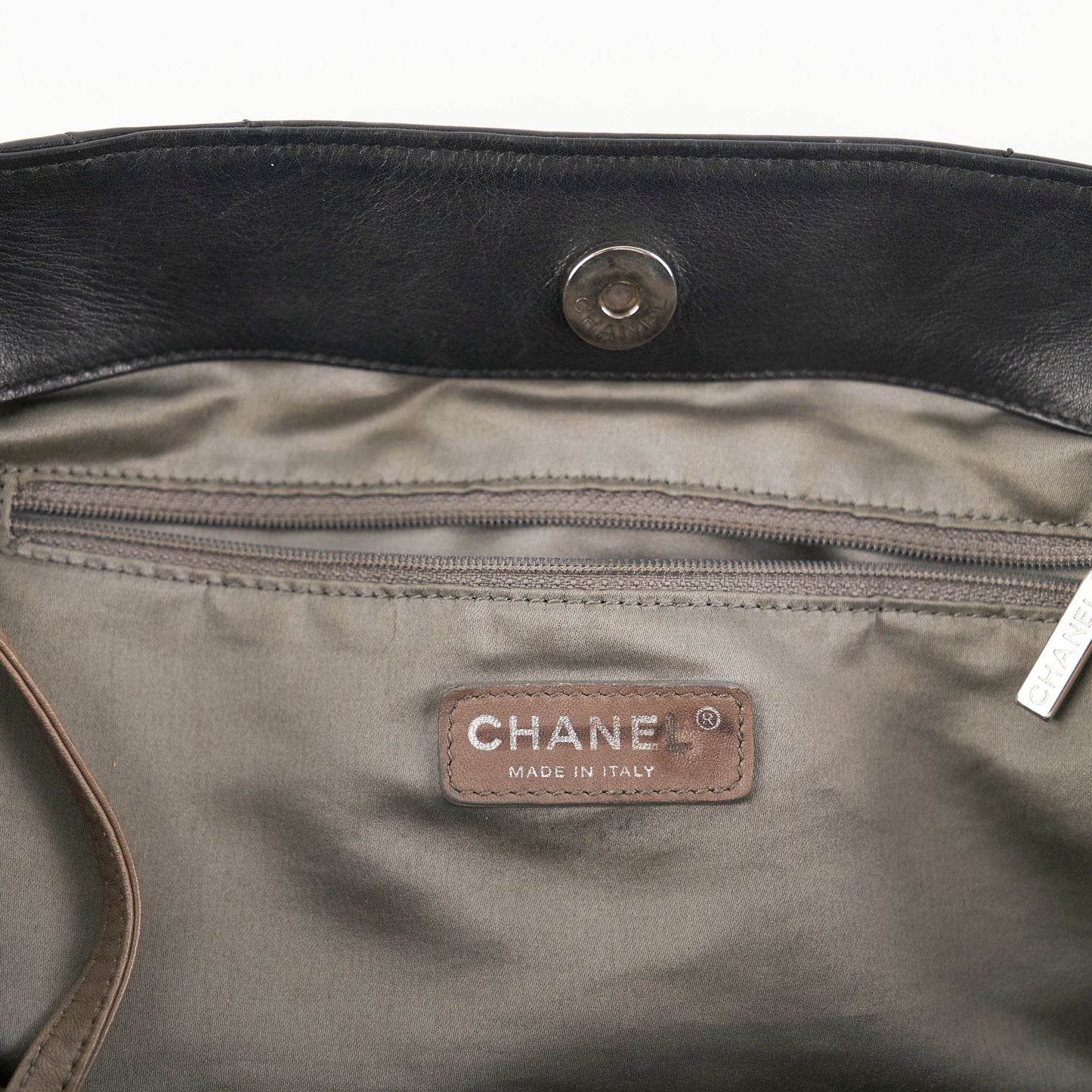 Chanel Resin Modern Chain Tote Black