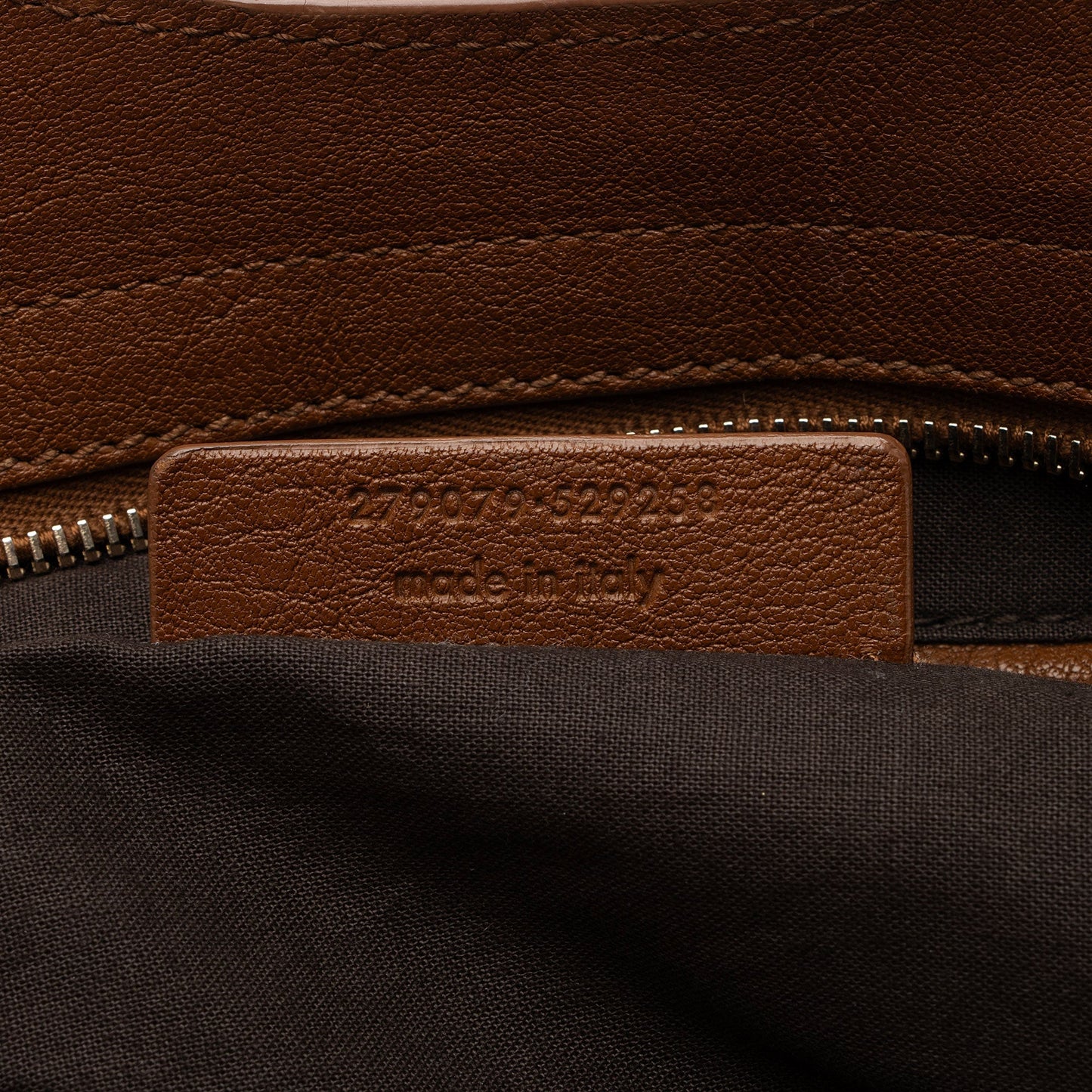 Saint Laurent Calfskin Cabas Chyc Medium Tote Ivua2g
