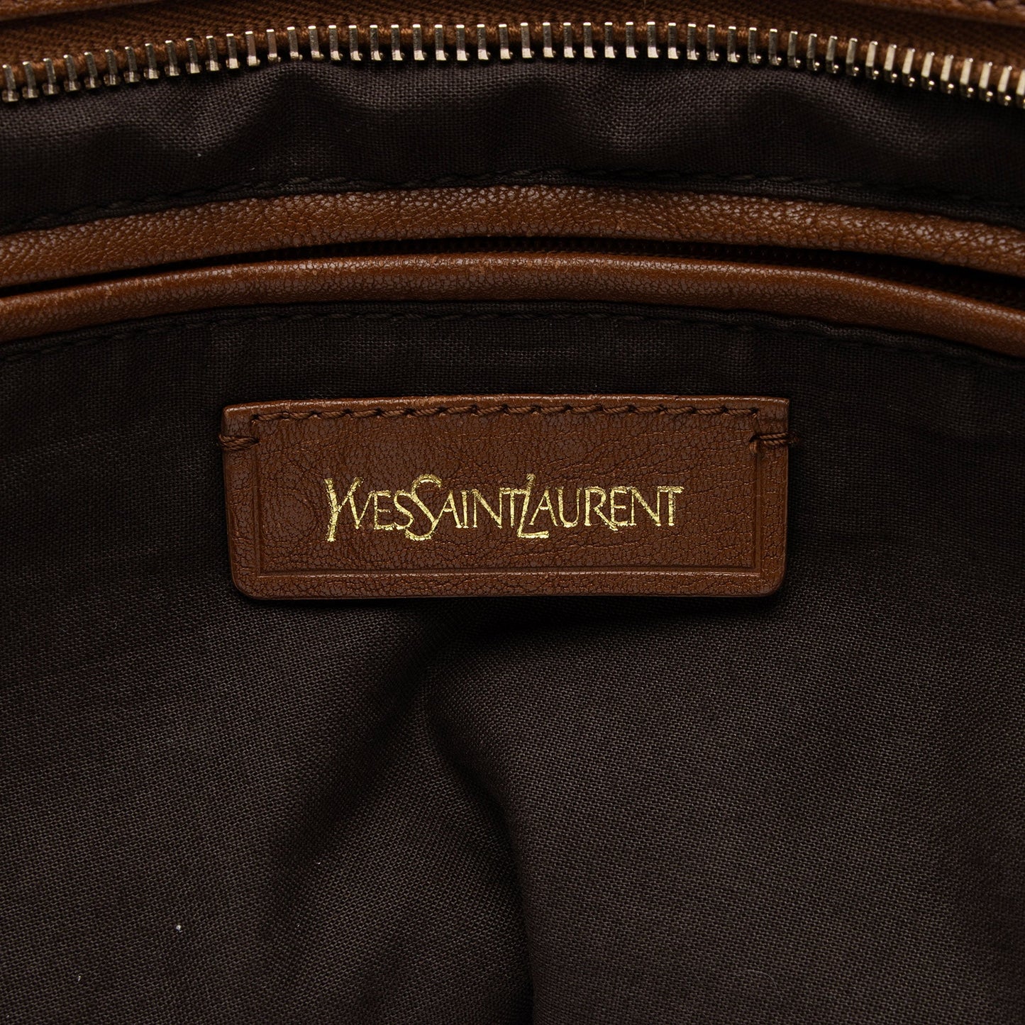 Saint Laurent Calfskin Cabas Chyc Medium Tote Ivua2g