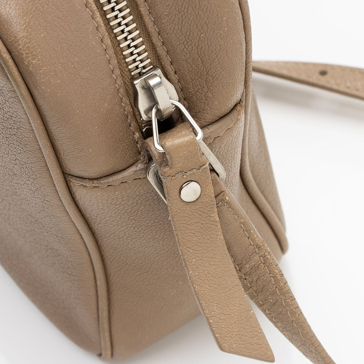 Saint Laurent Calfskin Monogram Lou Camera Bag 9nwyYD