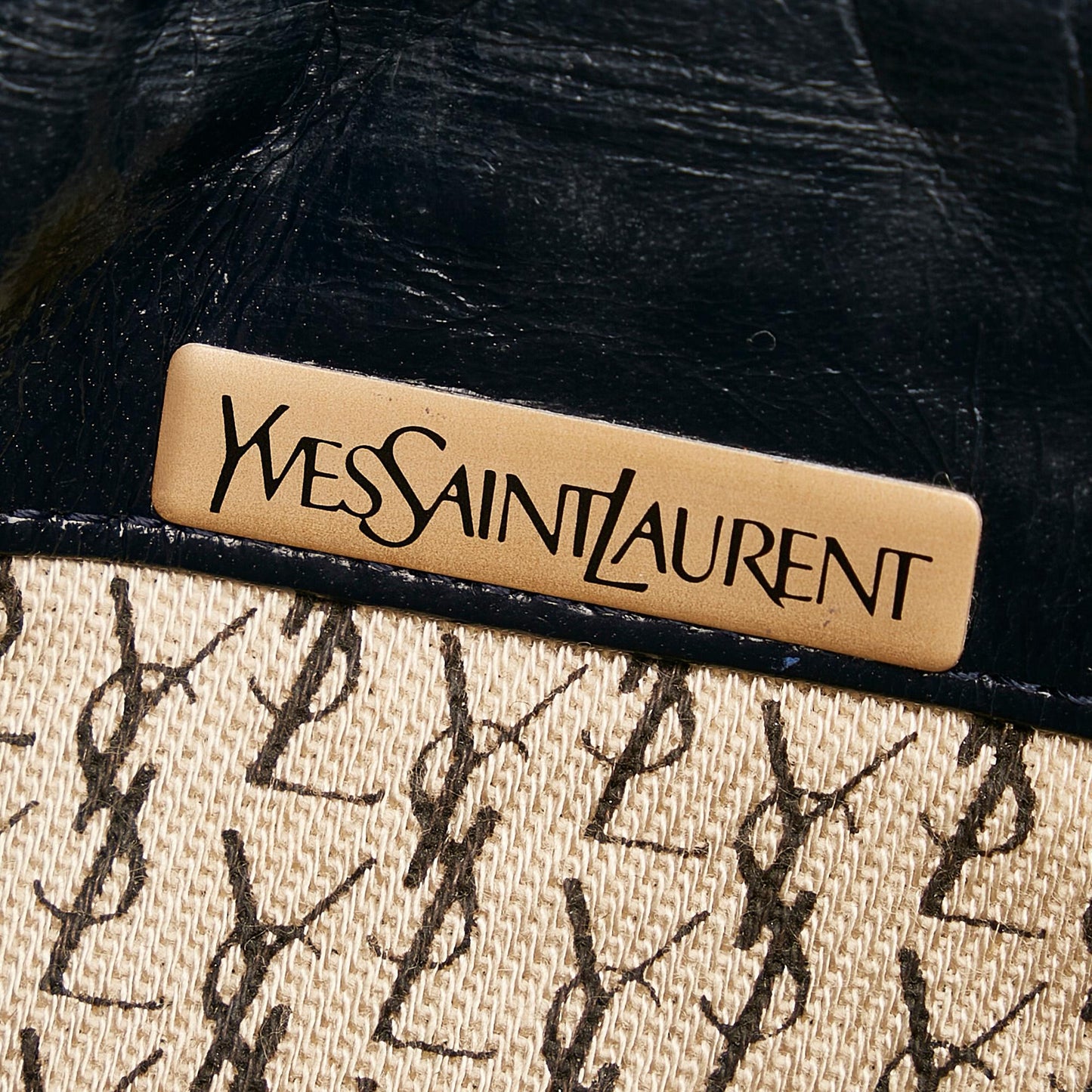 Saint Laurent Chevron Leather Clutch Bag (SHG-27231