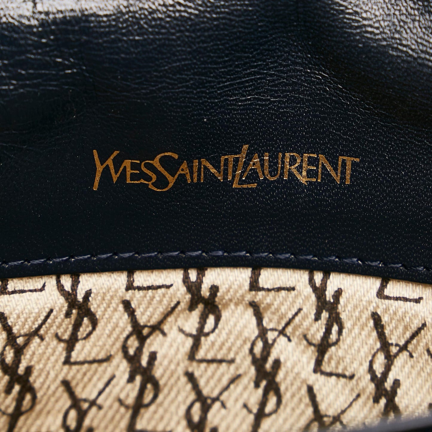 Saint Laurent Chevron Leather Clutch (SHG-35742