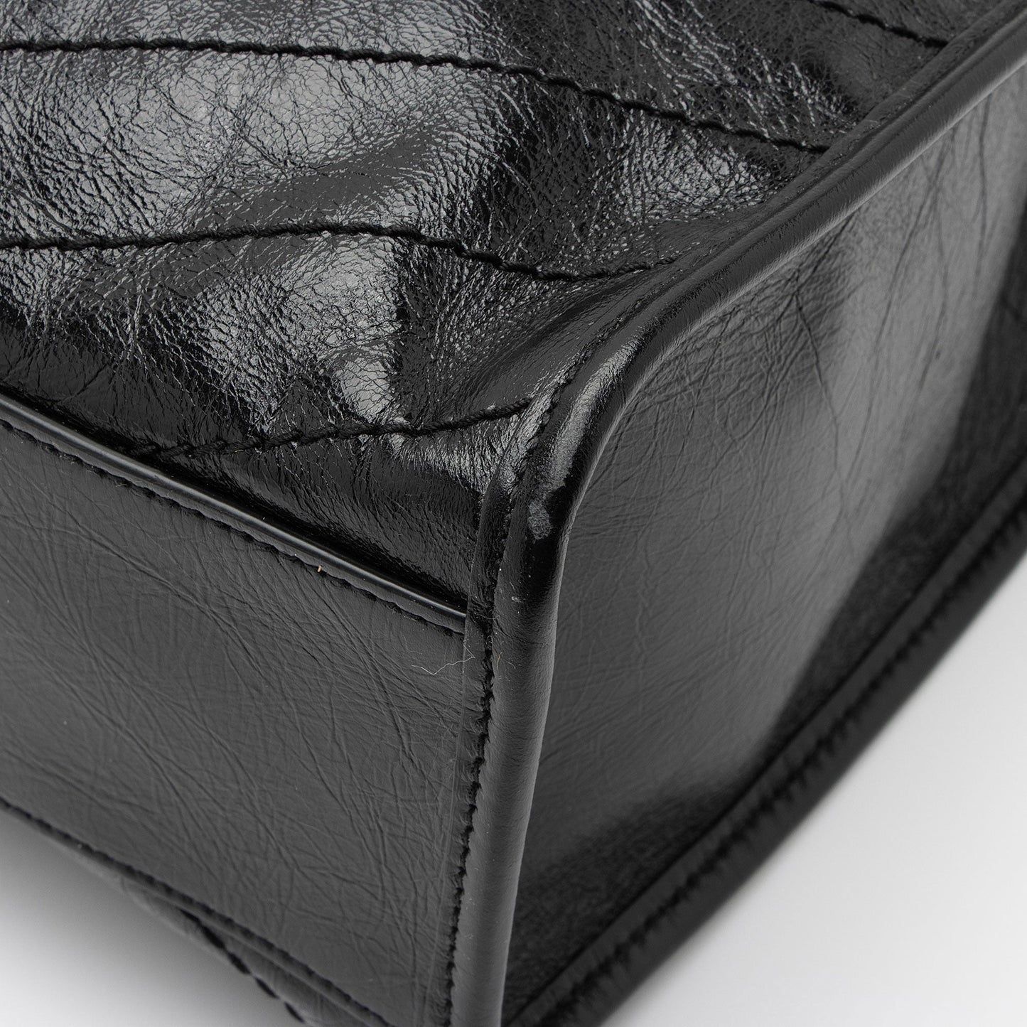 Saint Laurent Crinkled Calfskin Monogram Niki Medium Shopping Tote RaBy7S