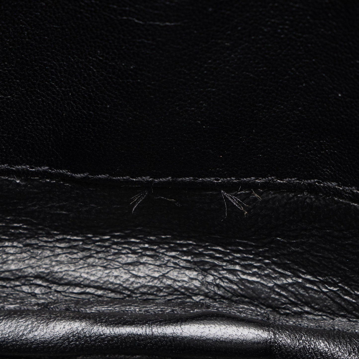 Saint Laurent Croc Embossed Leather Monogram Blogger Bag XNnxZ2