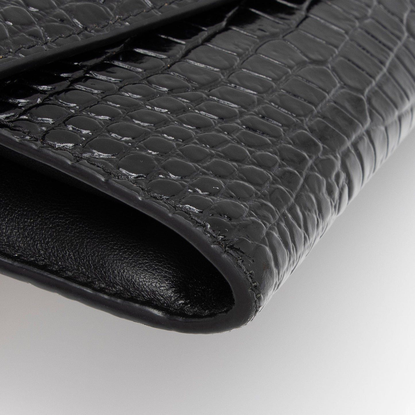 Saint Laurent Croc Embossed Leather Monogram Uptown Chain Wallet wPV9vB