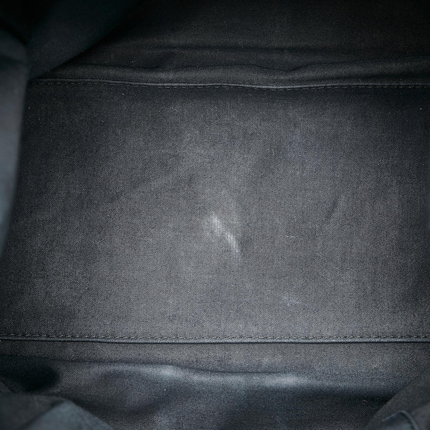 Saint Laurent Easy Patent Leather Handbag (SHG-25054