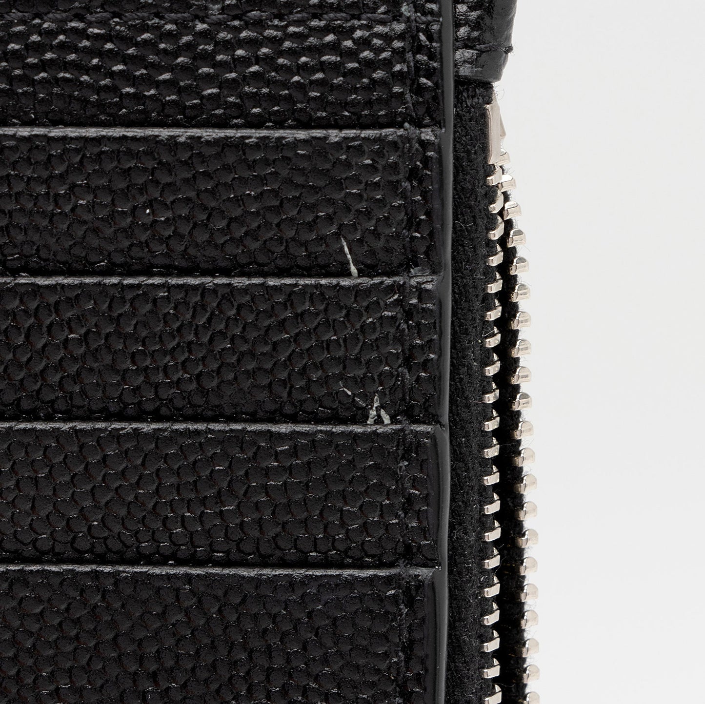 Saint Laurent Grain de Podure Zipped Monogram Wallet we8vHe