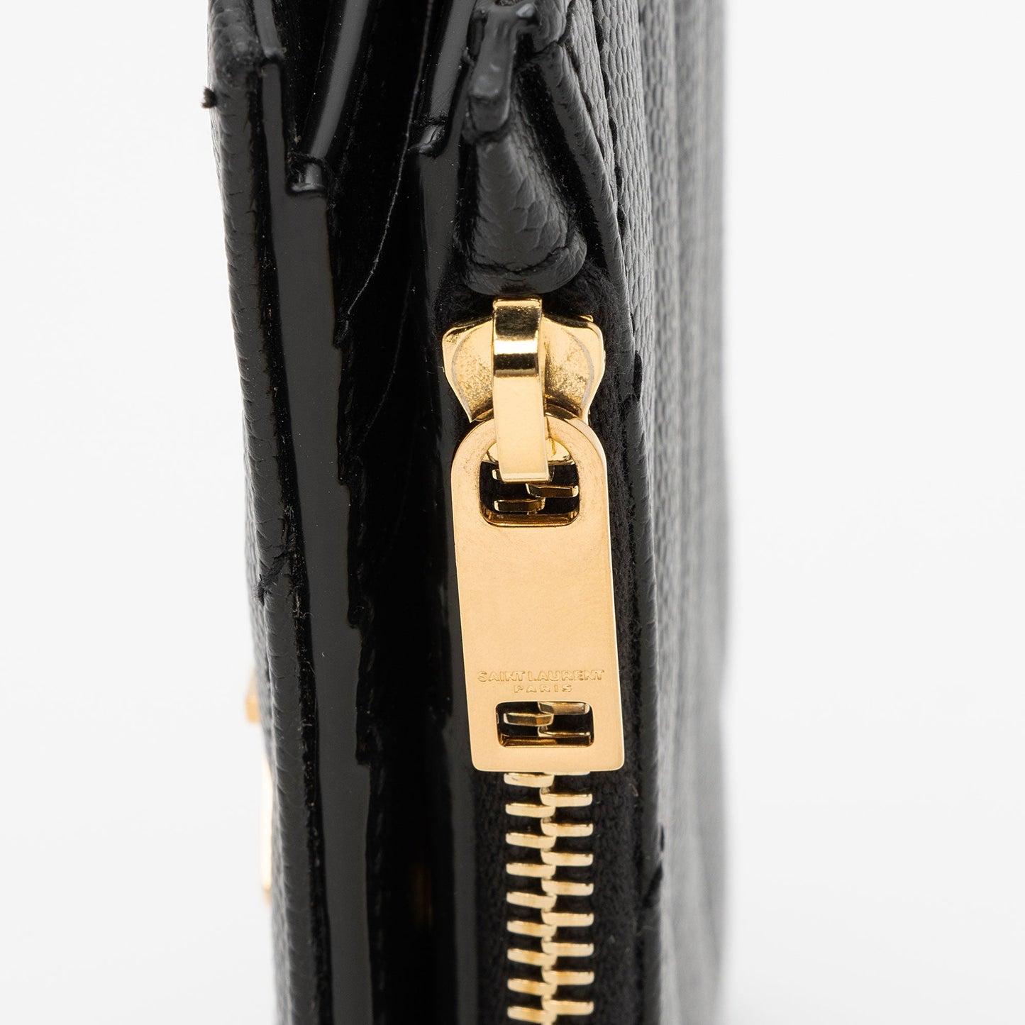 Saint Laurent Grain de Poudre Monogram Cassandre Fragments Bi-Fold Wallet pjyvyg