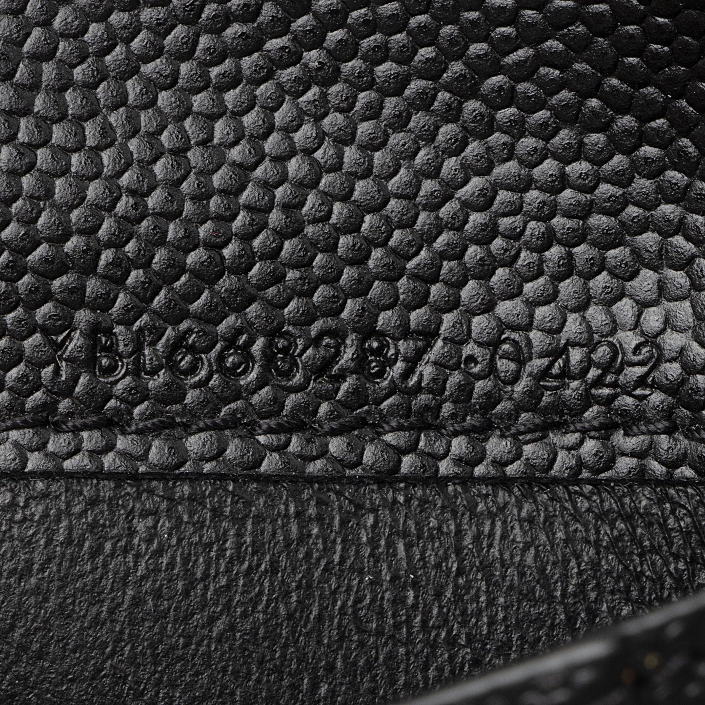 Saint Laurent Grain de Poudre Monogram Cassandre Fragments Bi-Fold Wallet pjyvyg