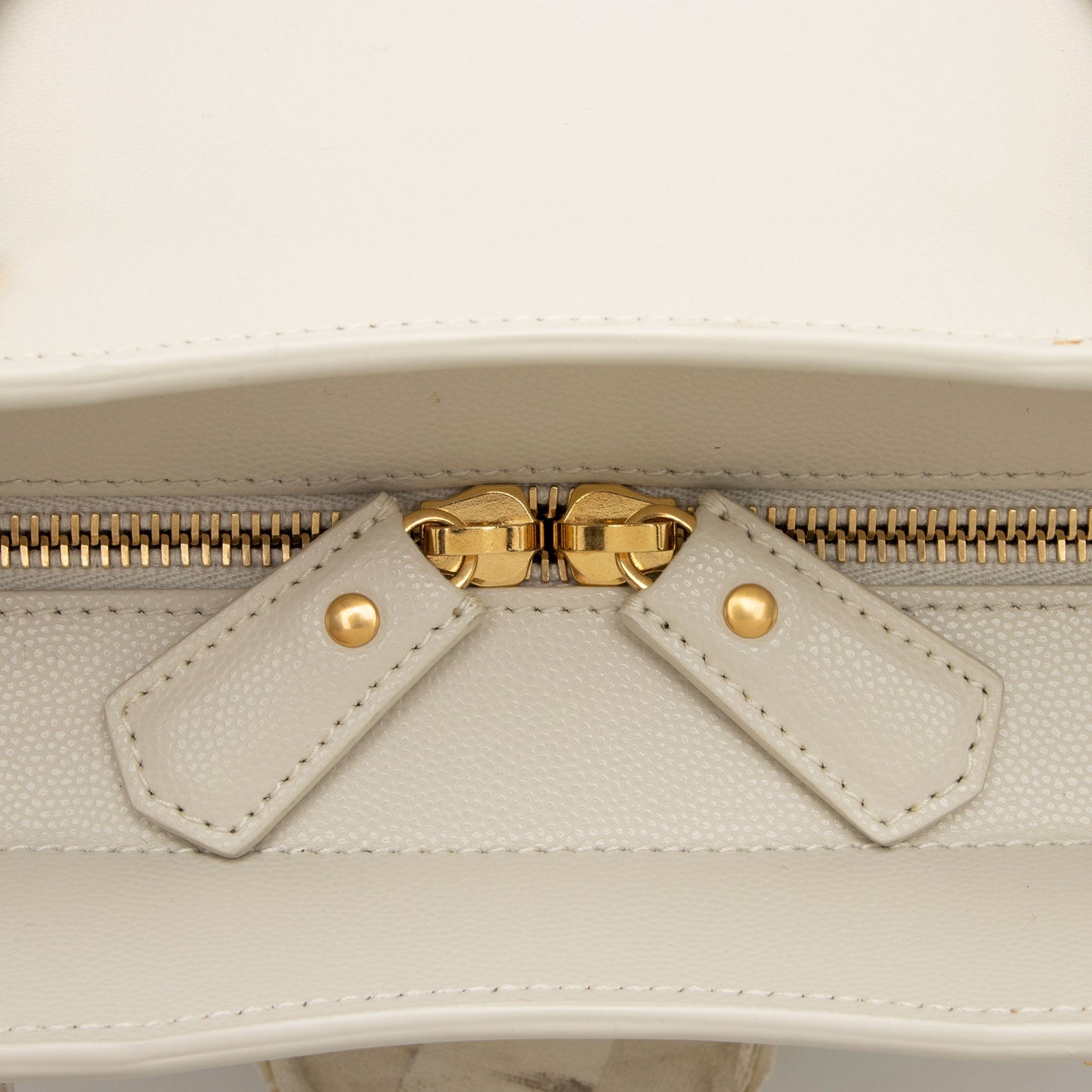 Saint Laurent Grain de Poudre Monogram Uptown Medium Tote LkpDCr