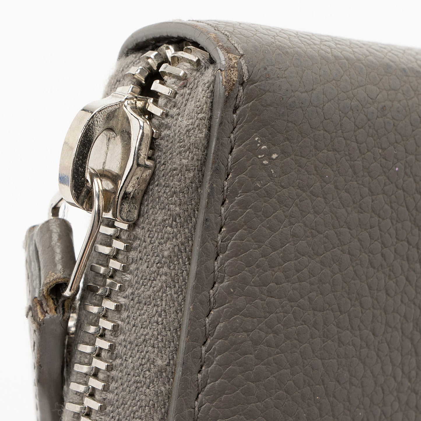Saint Laurent Grain de Poudre Rive Gauche Zip Around Wallet 22288