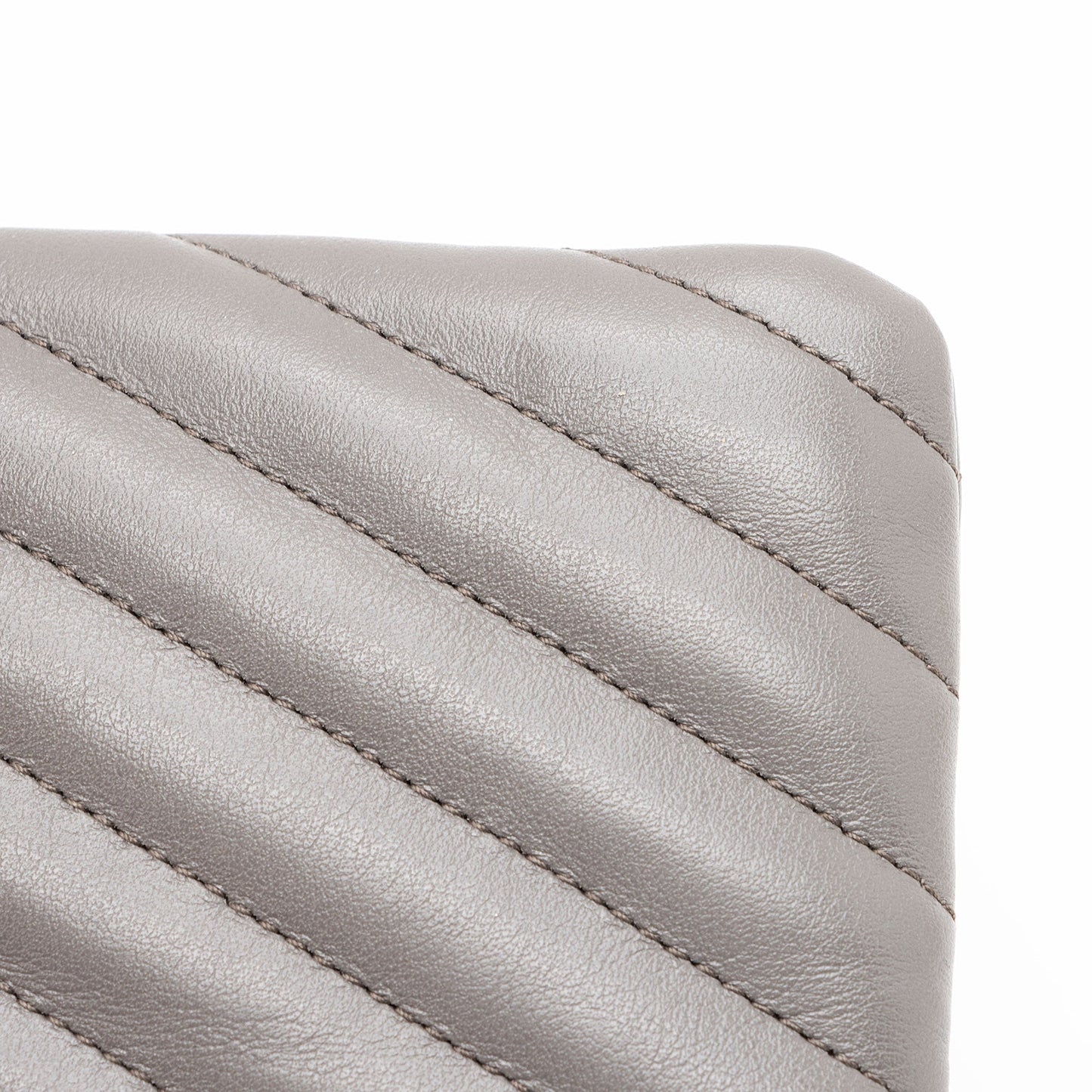 Saint Laurent Matelasse Lambskin Jolie Pouch jMIklt