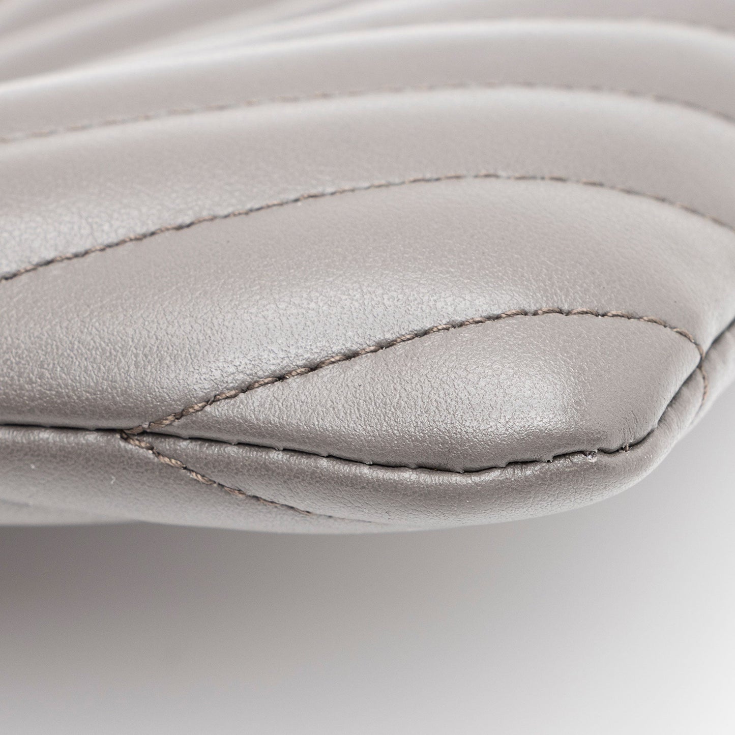 Saint Laurent Matelasse Lambskin Jolie Pouch jMIklt