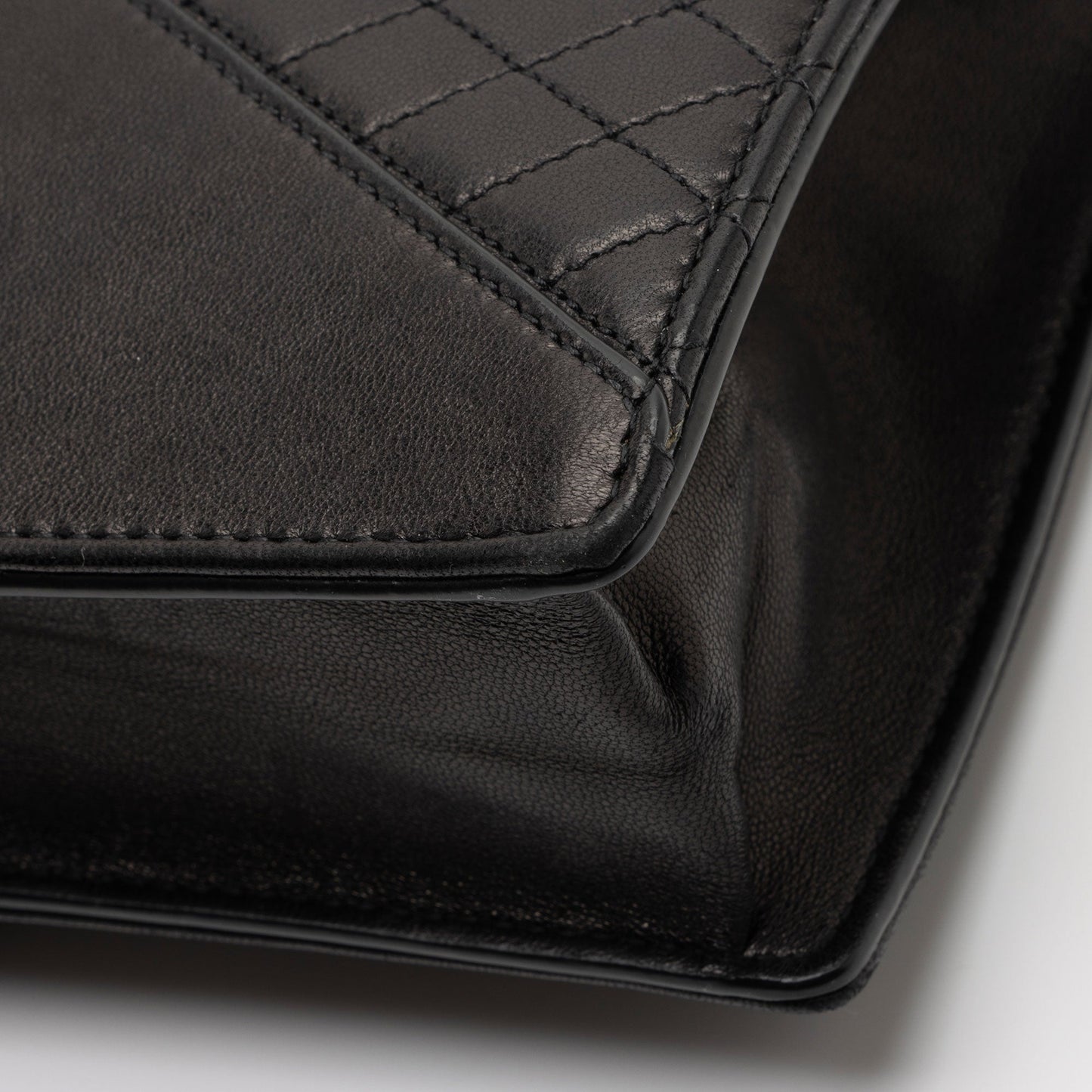 Saint Laurent Lambskin Monogram Gaby Chain Envelope Bag KQUxzQ
