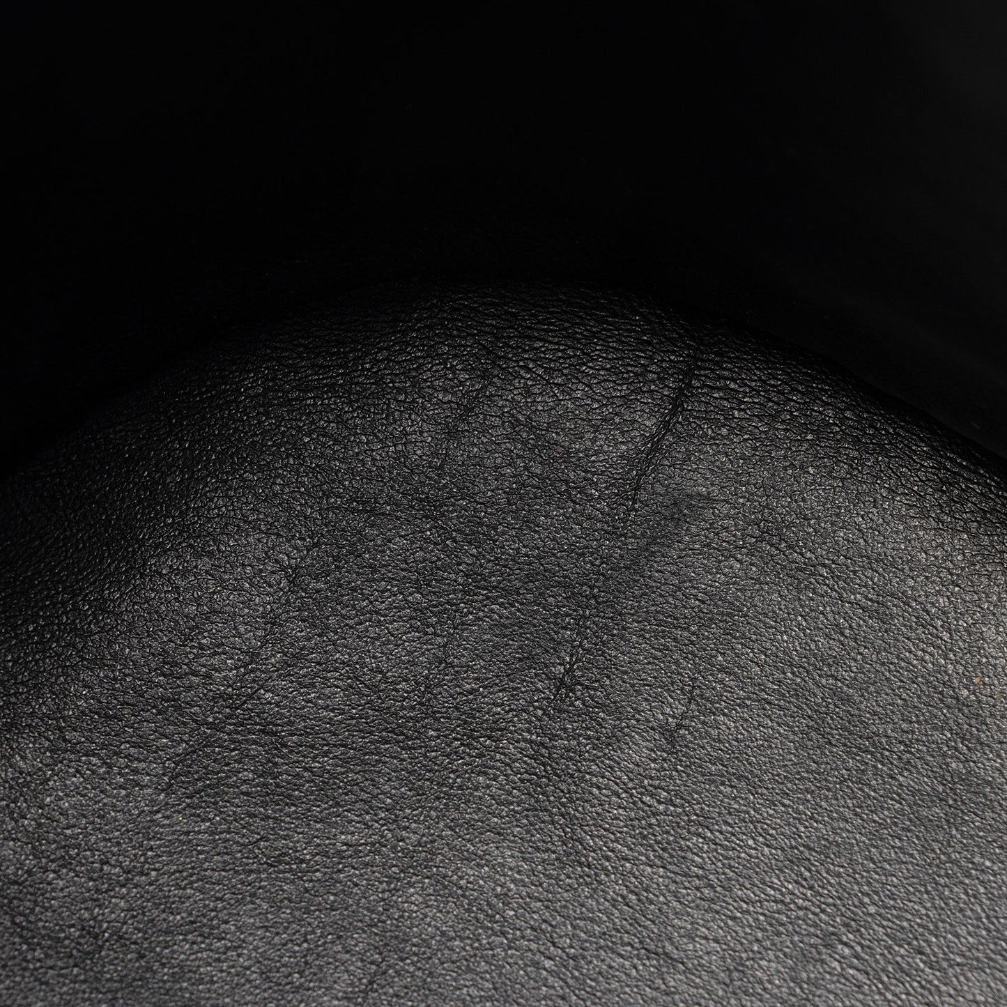 Saint Laurent Lambskin Seau Fermoir Bucket Bag tr8sJF