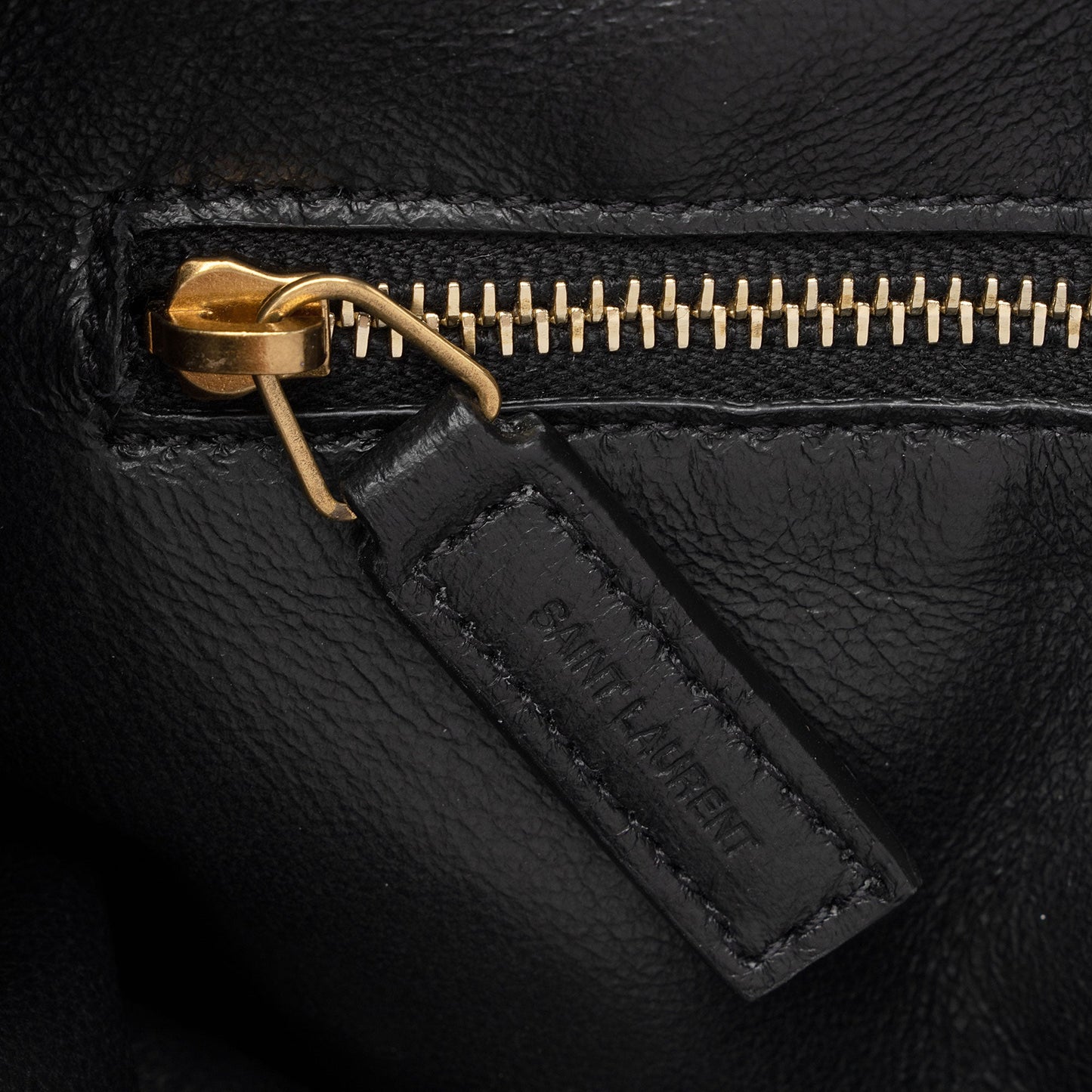 Saint Laurent Lambskin Seau Fermoir Bucket Bag tr8sJF
