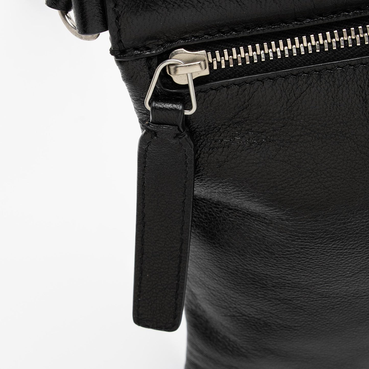 Saint Laurent Lambskin Sid Flat Crossbody Bag PDqg2e