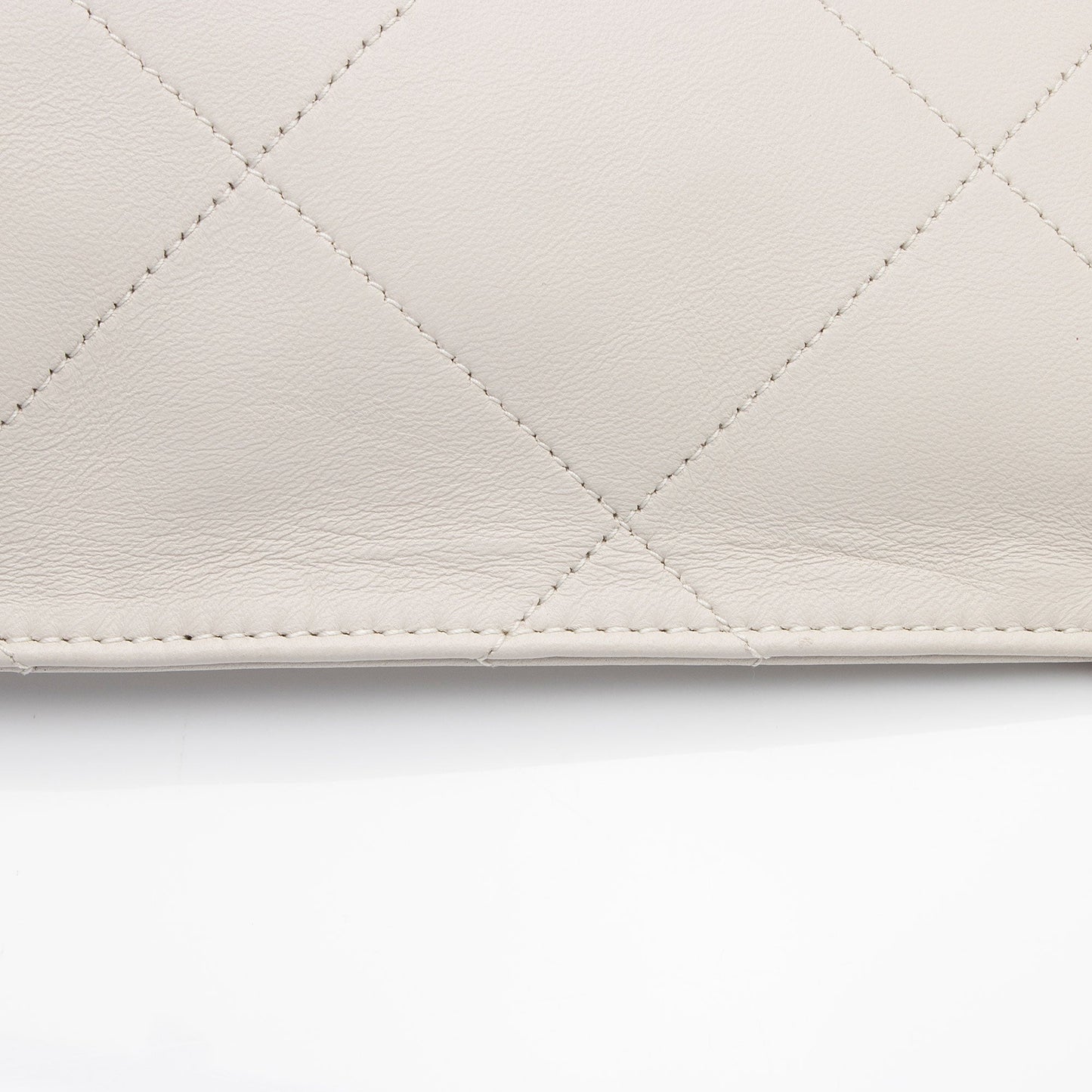 Saint Laurent Lambskin Suzanne Mini Hobo 35zMGT