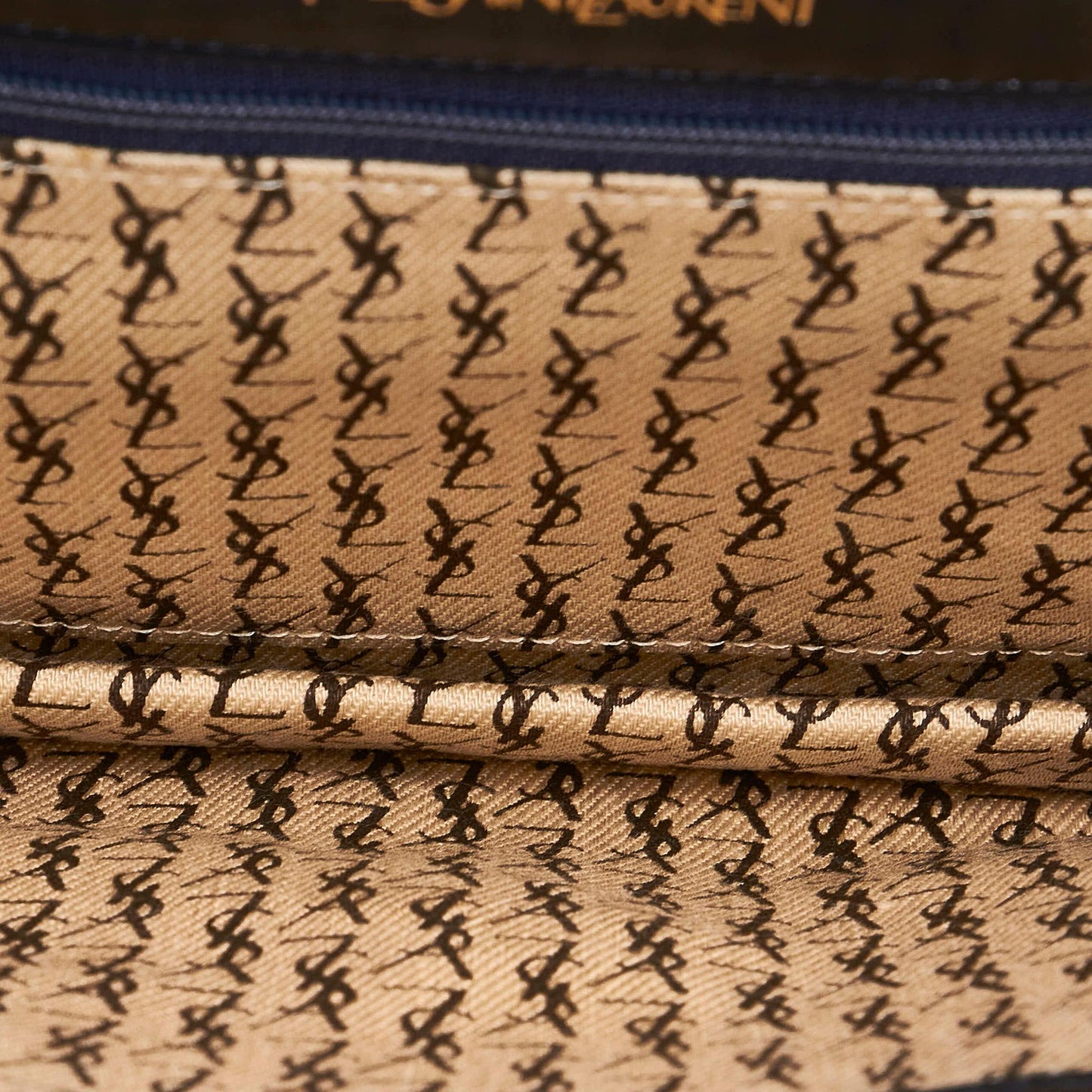 Saint Laurent Leather Clutch Bag (SHG-27873