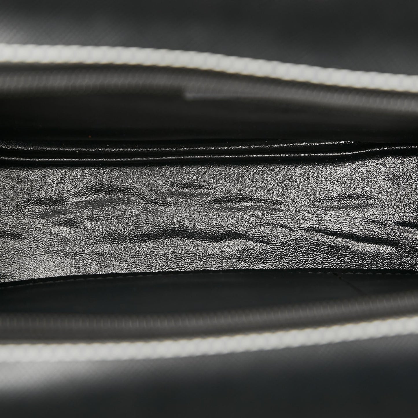 Saint Laurent Leather Clutch Bag (SHG-31799