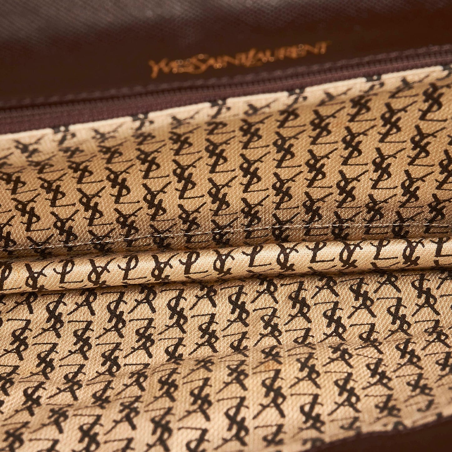 Saint Laurent Leather Clutch Bag (SHG-34712