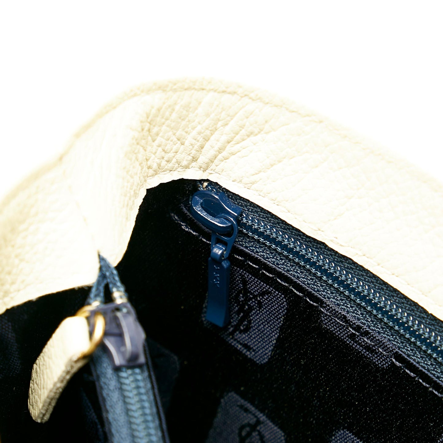 Saint Laurent Leather Crossbody Bag (SHG-34534
