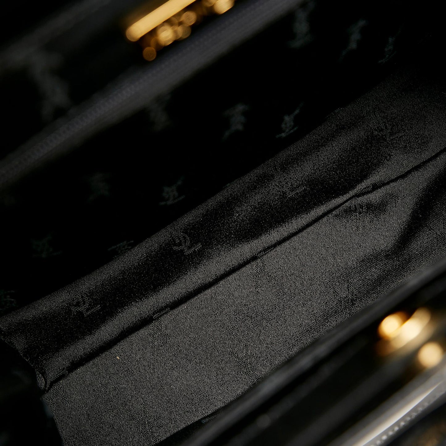 Saint Laurent Leather Handbag (SHG-35968