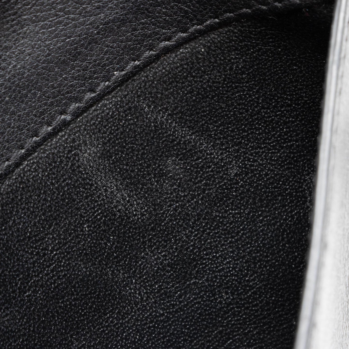Saint Laurent Leather Monogram Blogger Bag 0bGOag