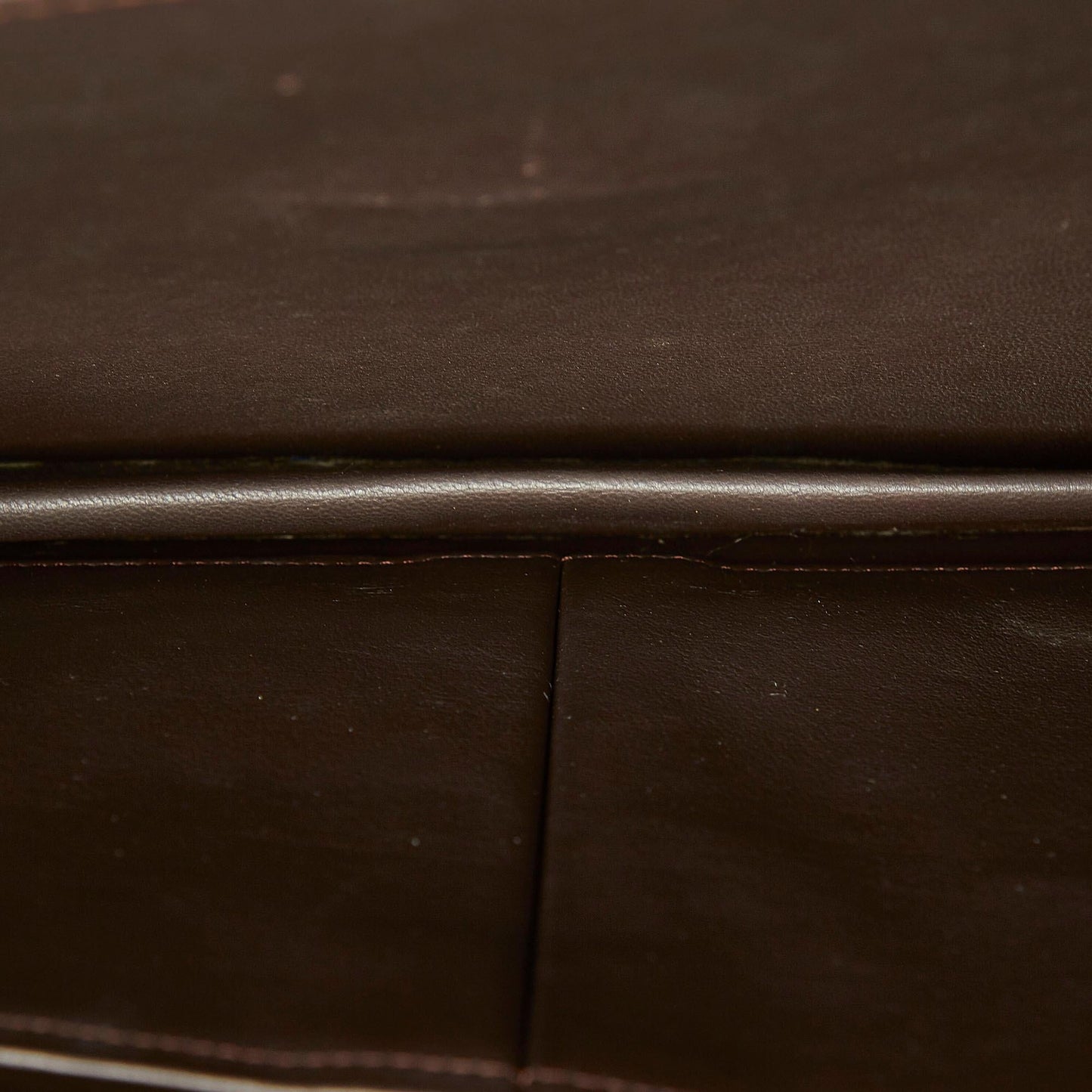 Saint Laurent Leather Shoulder Bag (SHG-19791