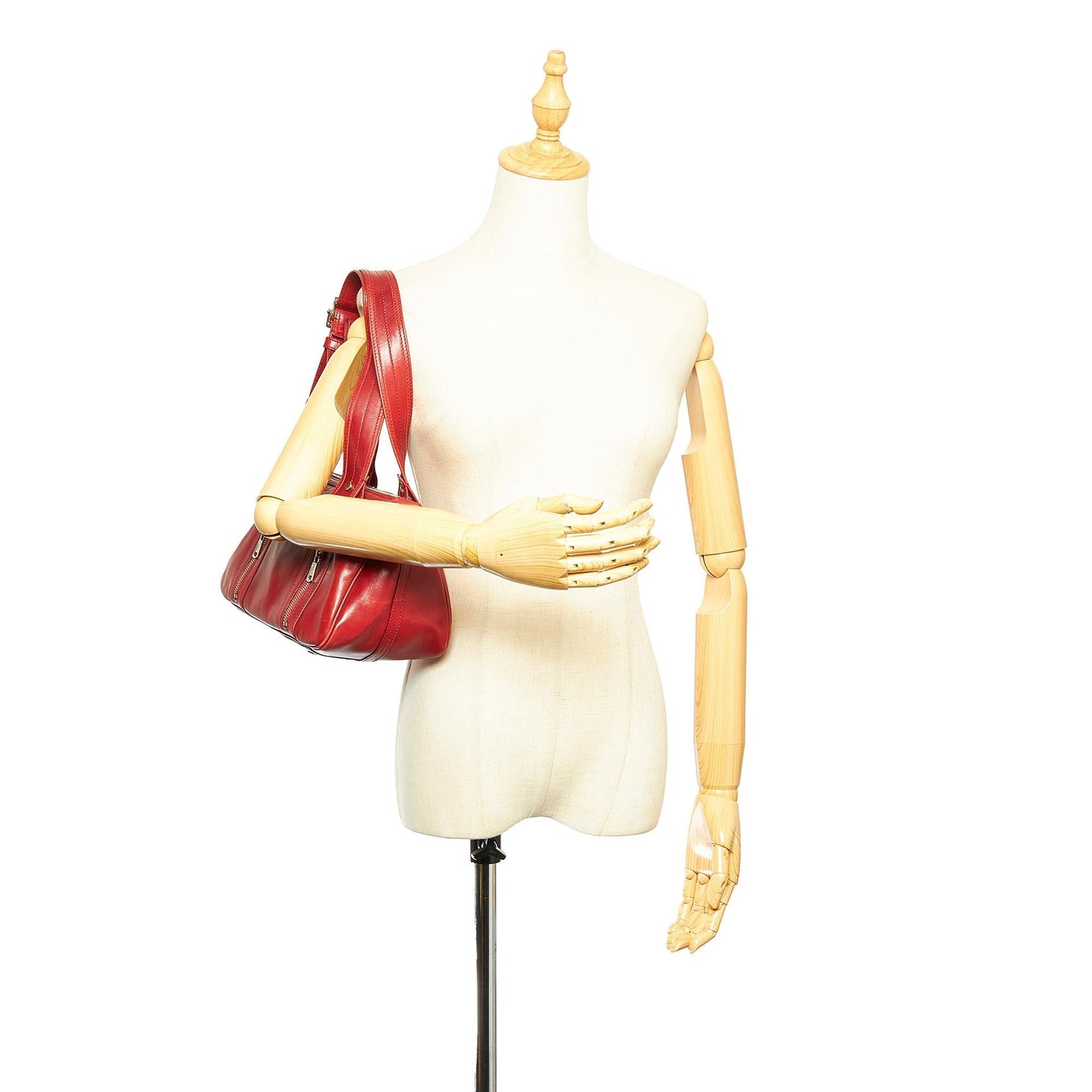 Saint Laurent Leather Shoulder Bag (SHG-31506