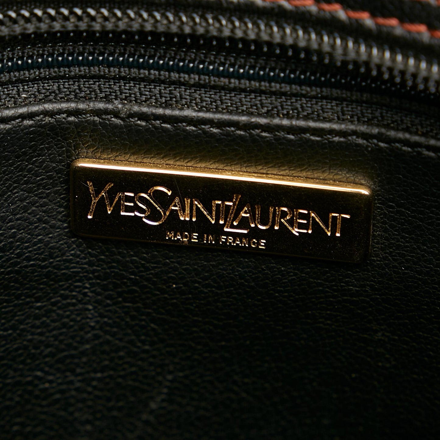 Saint Laurent Leather Shoulder Bag (SHG-23786