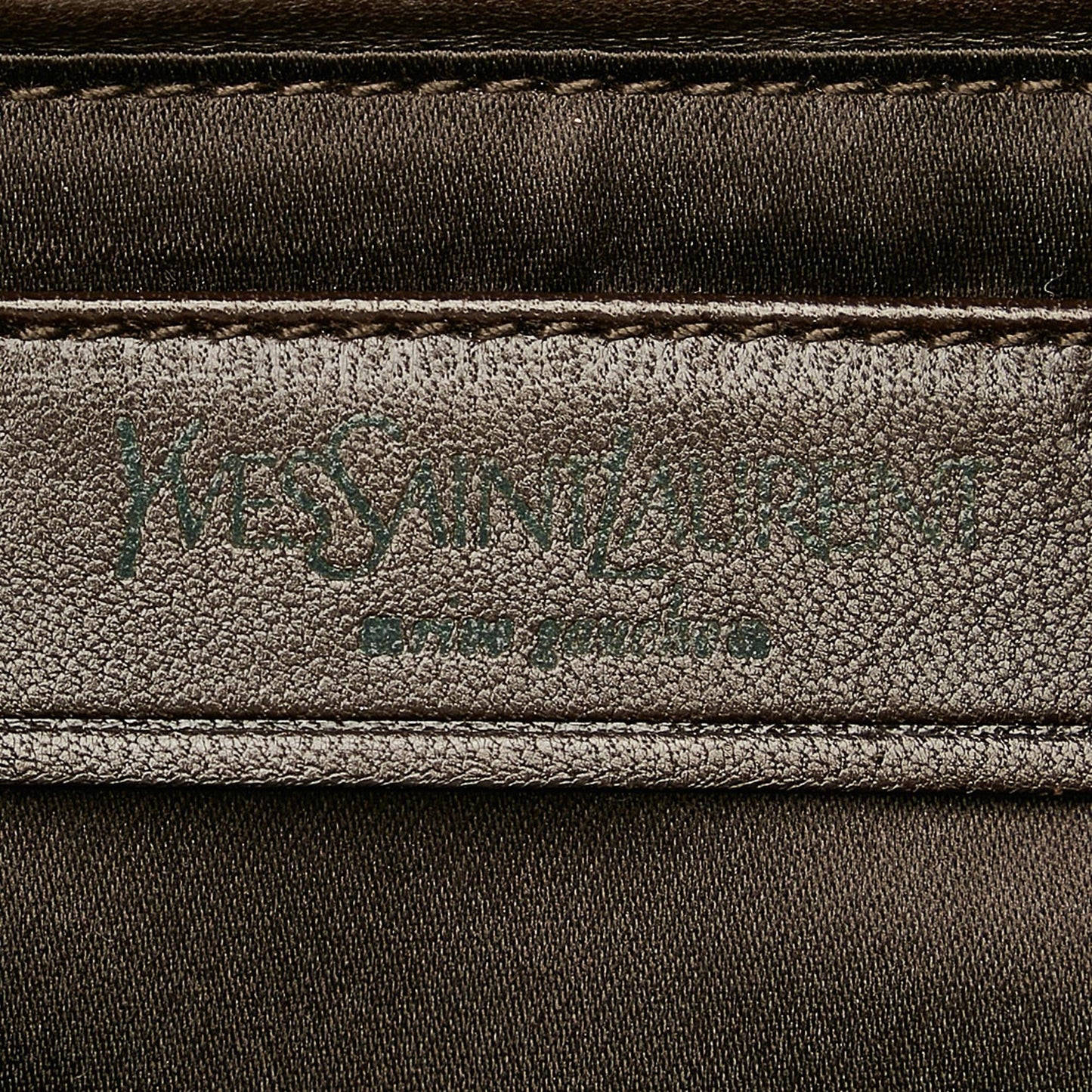 Saint Laurent Leather Shoulder Bag (SHG-25206