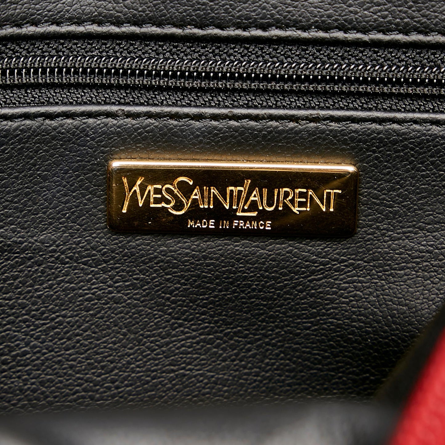 Saint Laurent Leather Shoulder Bag (SHG-27392