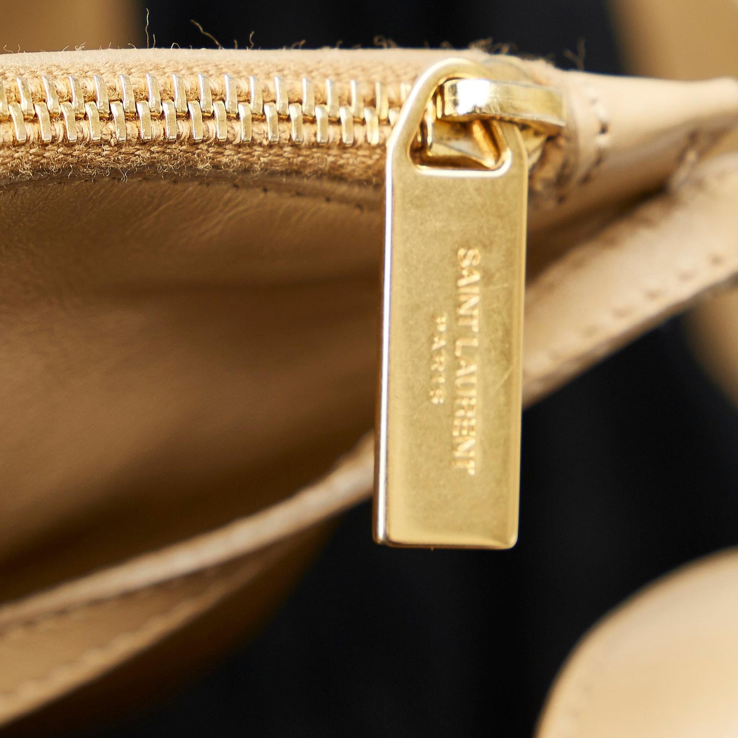 Saint Laurent Leather Tote Bag (SHG-31511