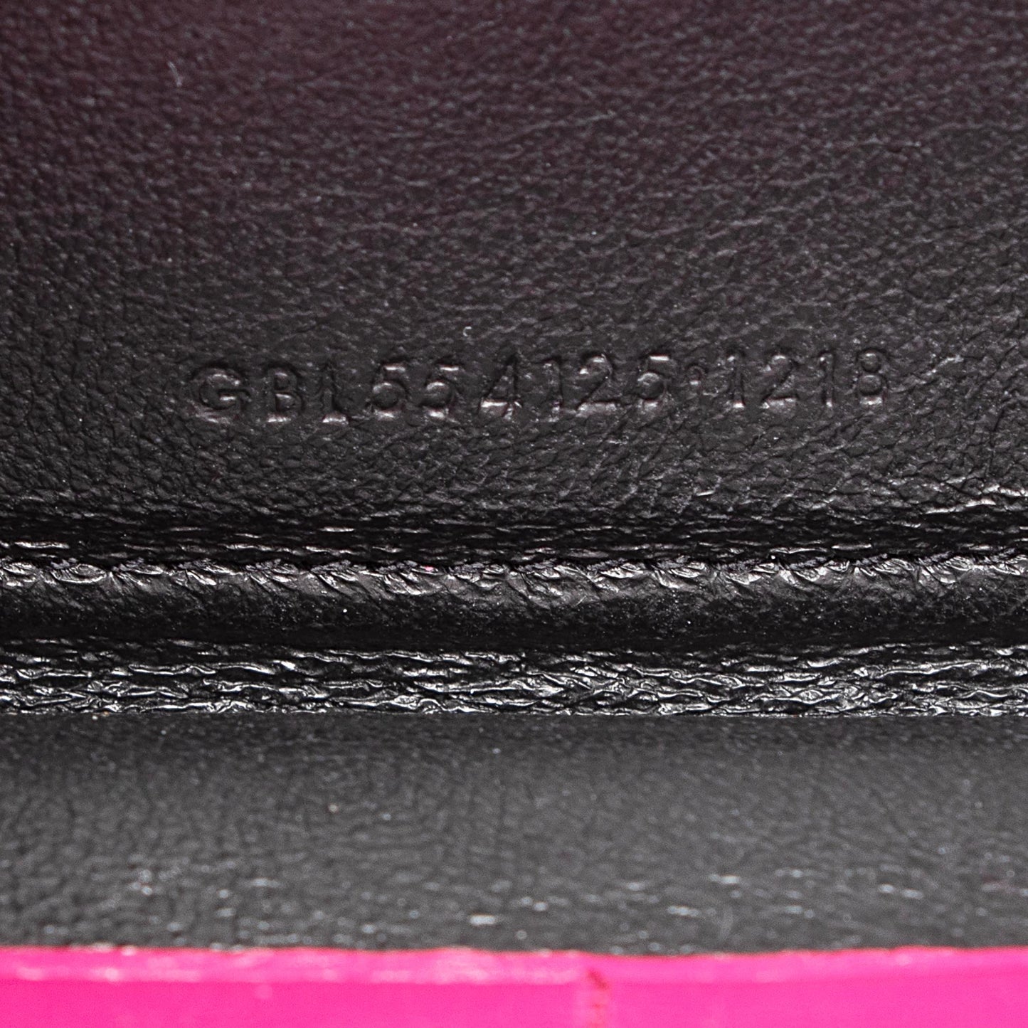 Saint Laurent Matalasse Patent Leather Monogram Vicky Chain Wallet GZpZIV