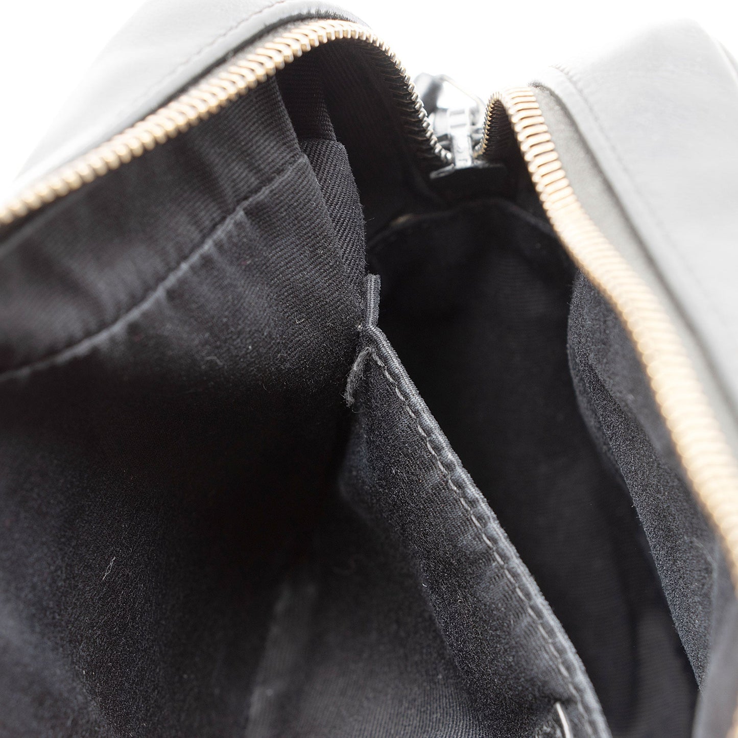 Saint Laurent Matelasse Calfskin Matte Black Monogram Lou Camera Bag APSLqT