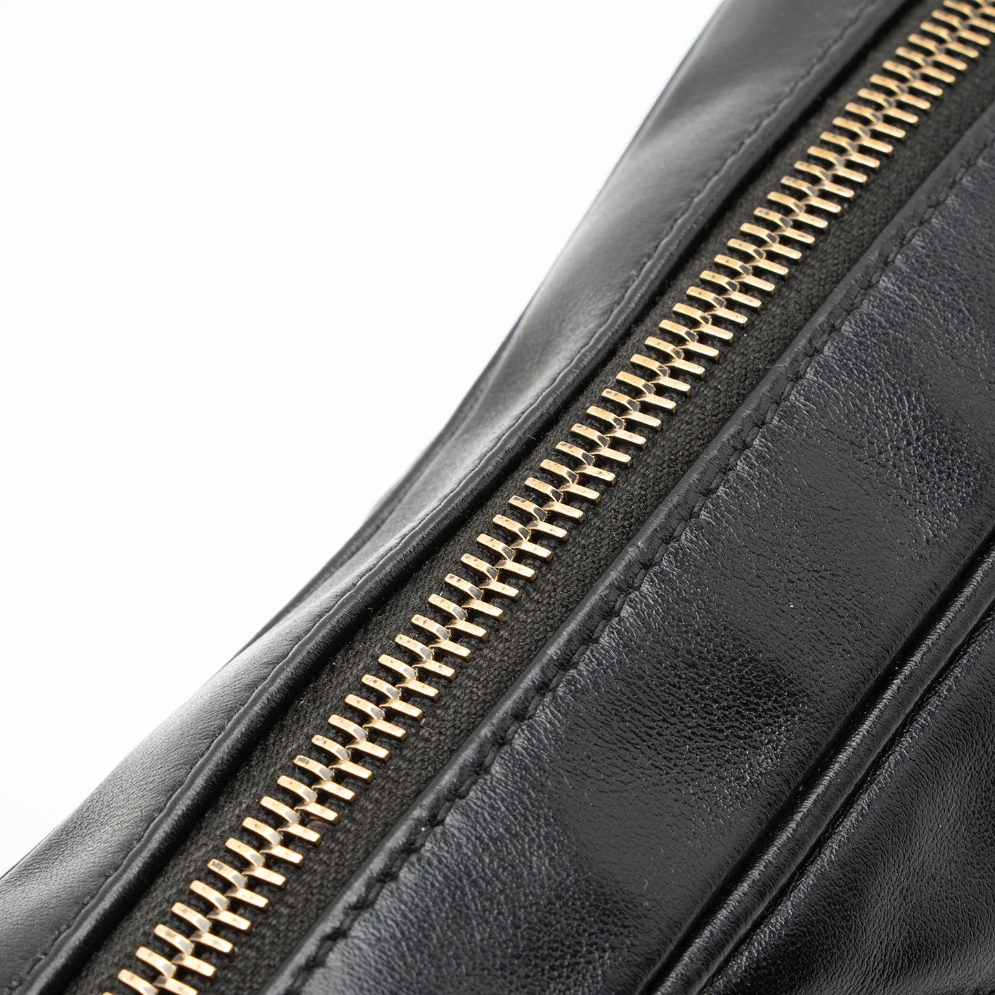 Saint Laurent Matelasse Calfskin Matte Black Monogram Lou Camera Bag APSLqT
