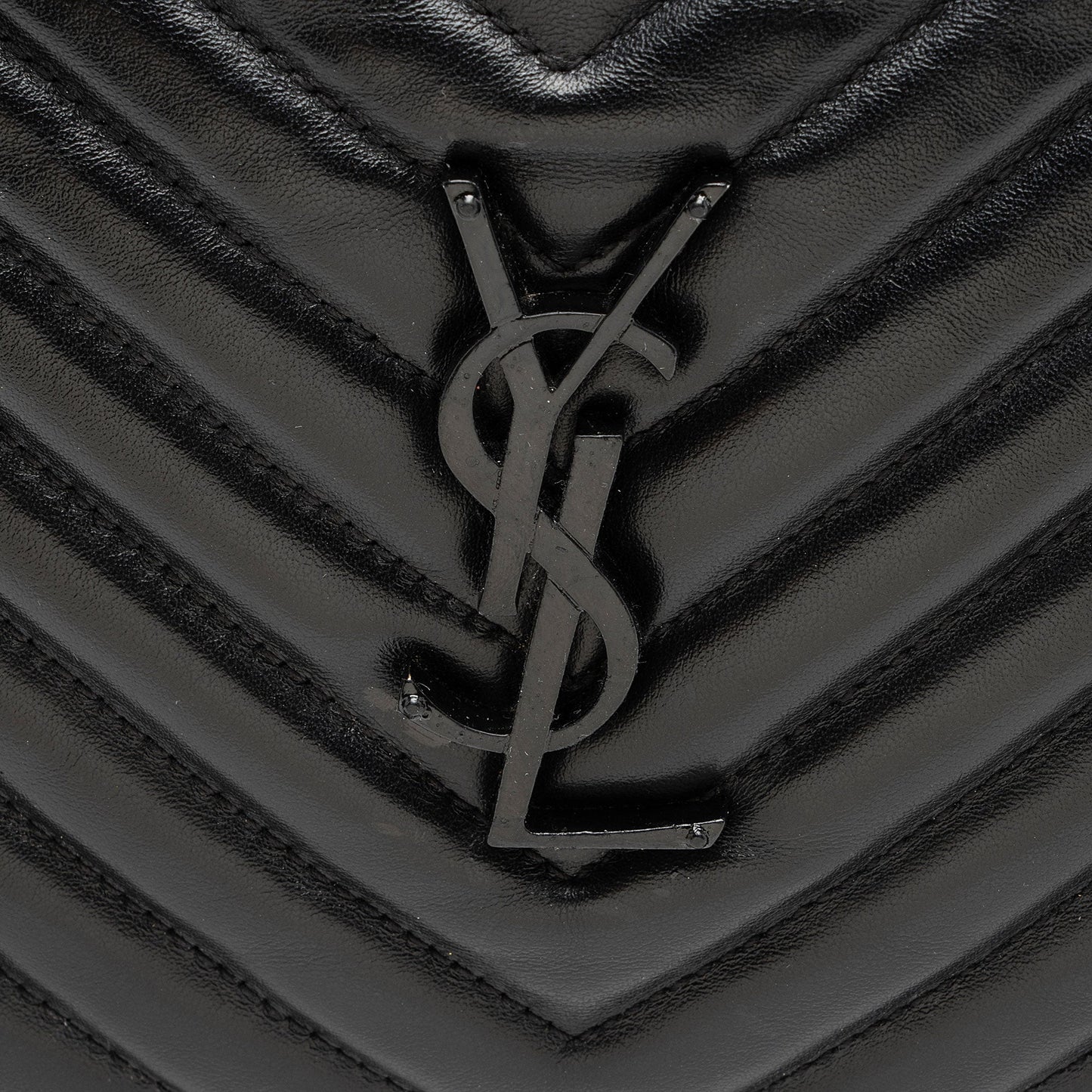 Saint Laurent Matelasse Calfskin Matte Black Monogram Lou Camera Bag APSLqT