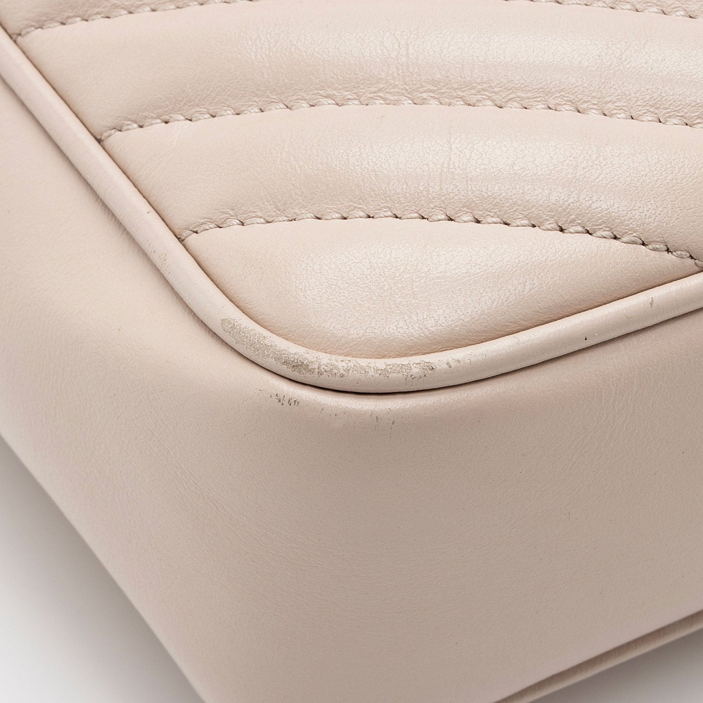 Saint Laurent Matelasse Calfskin Monogram Lou Camera Bag - FINAL SALE pag728