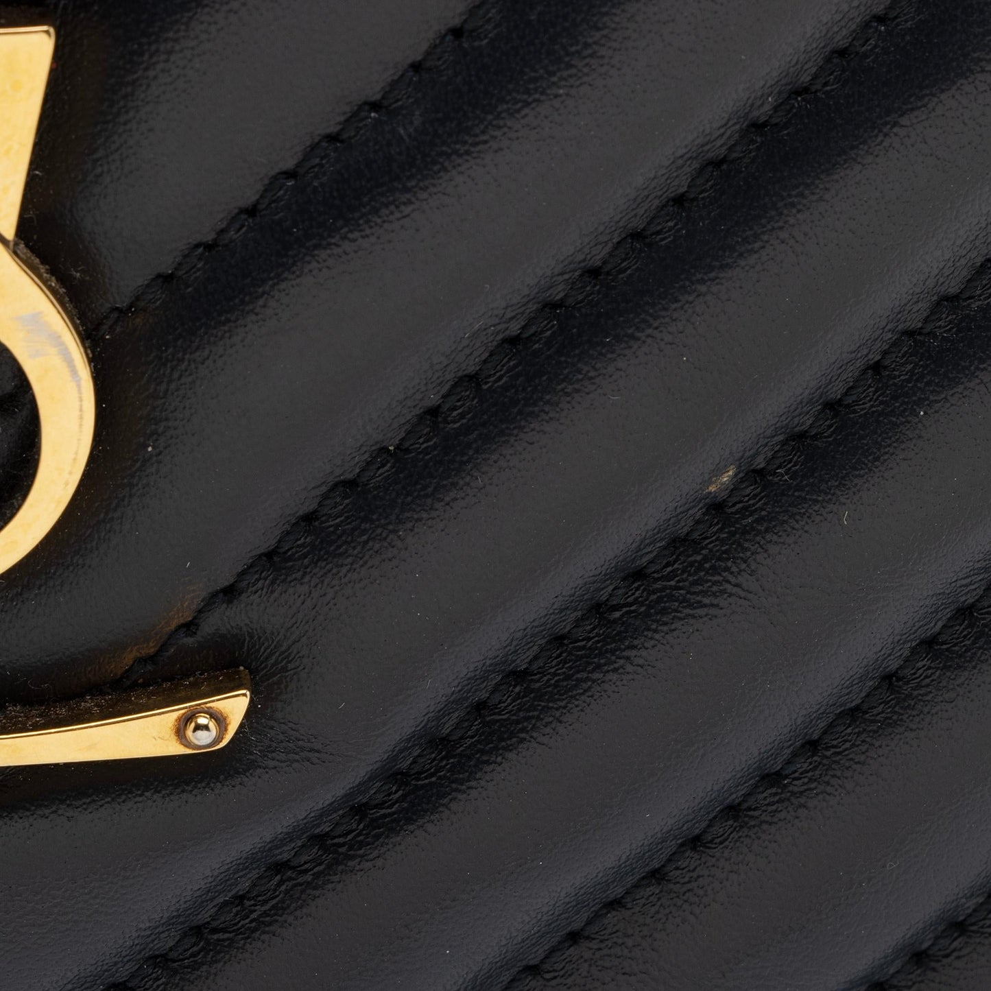 Saint Laurent Matelasse Calfskin Monogram Lou Camera Bag aY71qS