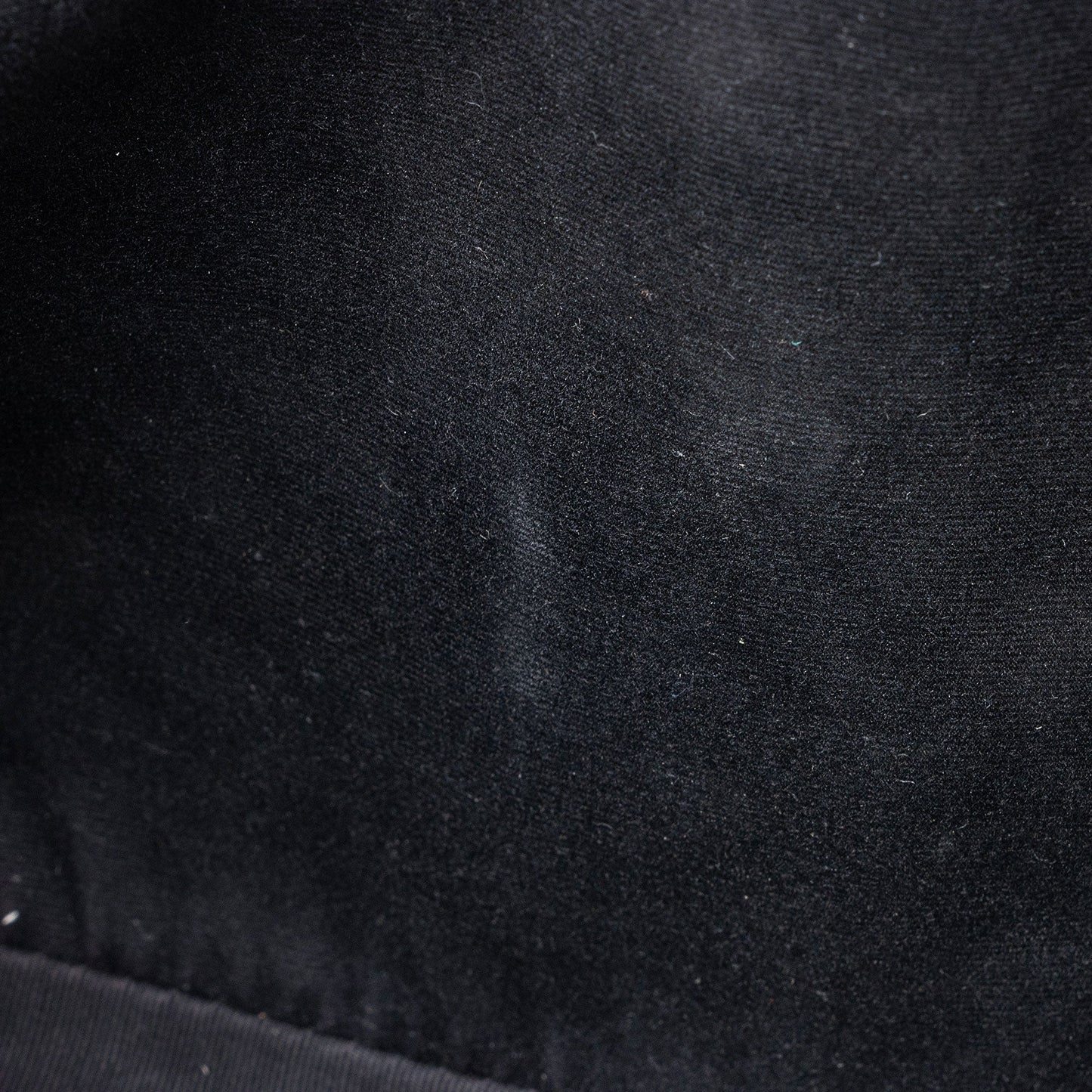 Saint Laurent Matelasse Calfskin Monogram Lou Camera Bag TFjjTM
