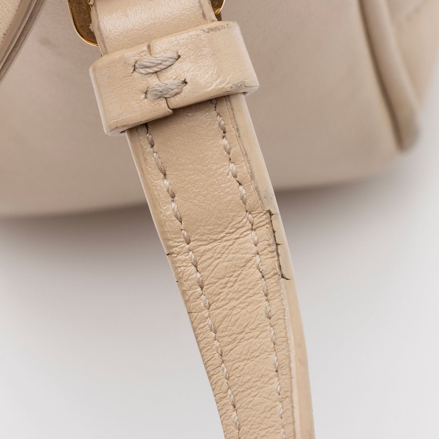 Saint Laurent Matelasse Calfskin Monogram Lou Camera Bag TFjjTM