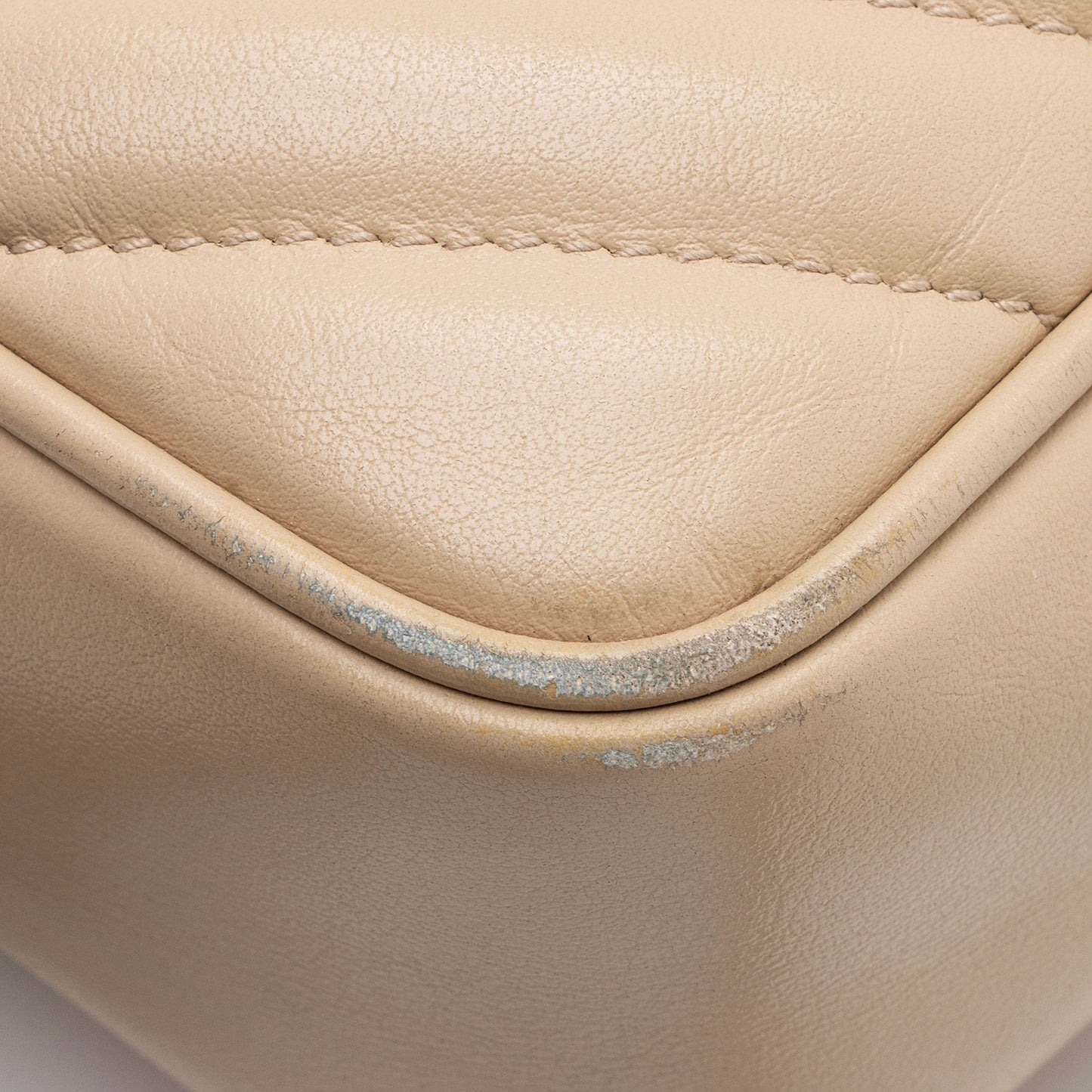 Saint Laurent Matelasse Calfskin Monogram Lou Camera Bag TFjjTM