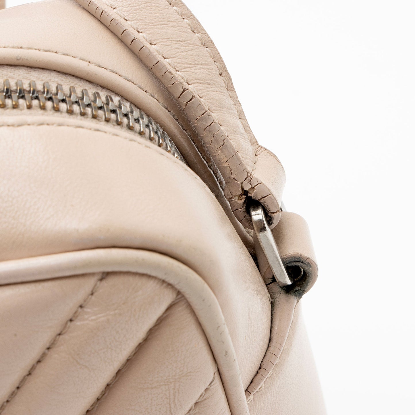 Saint Laurent Matelasse Calfskin Monogram Lou Camera Bag enJ9ut