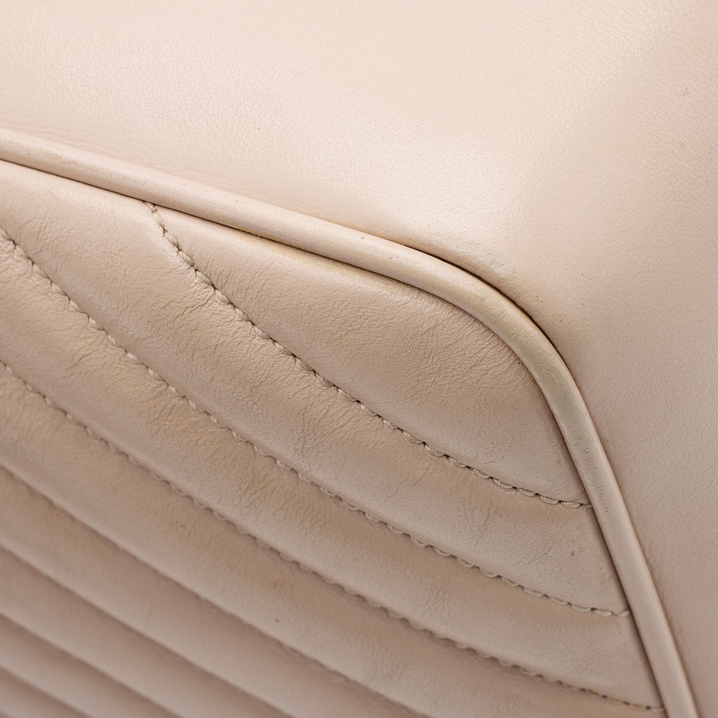 Saint Laurent Matelasse Calfskin Monogram Lou Camera Bag enJ9ut