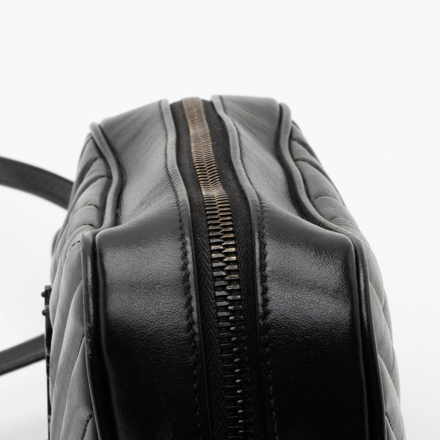 Saint Laurent Matelasse Calfskin Monogram Lou Camera Bag maESsA