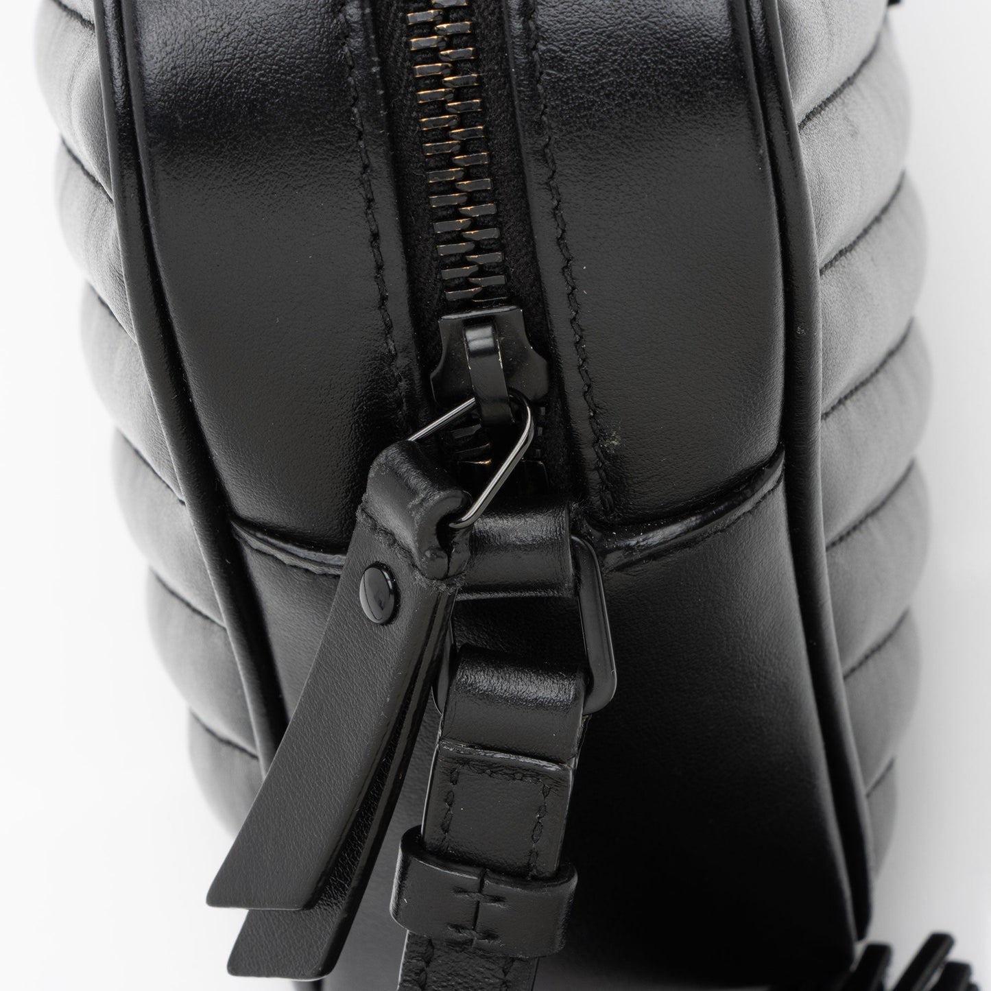 Saint Laurent Matelasse Calfskin Monogram Lou Camera Bag pLUzLE