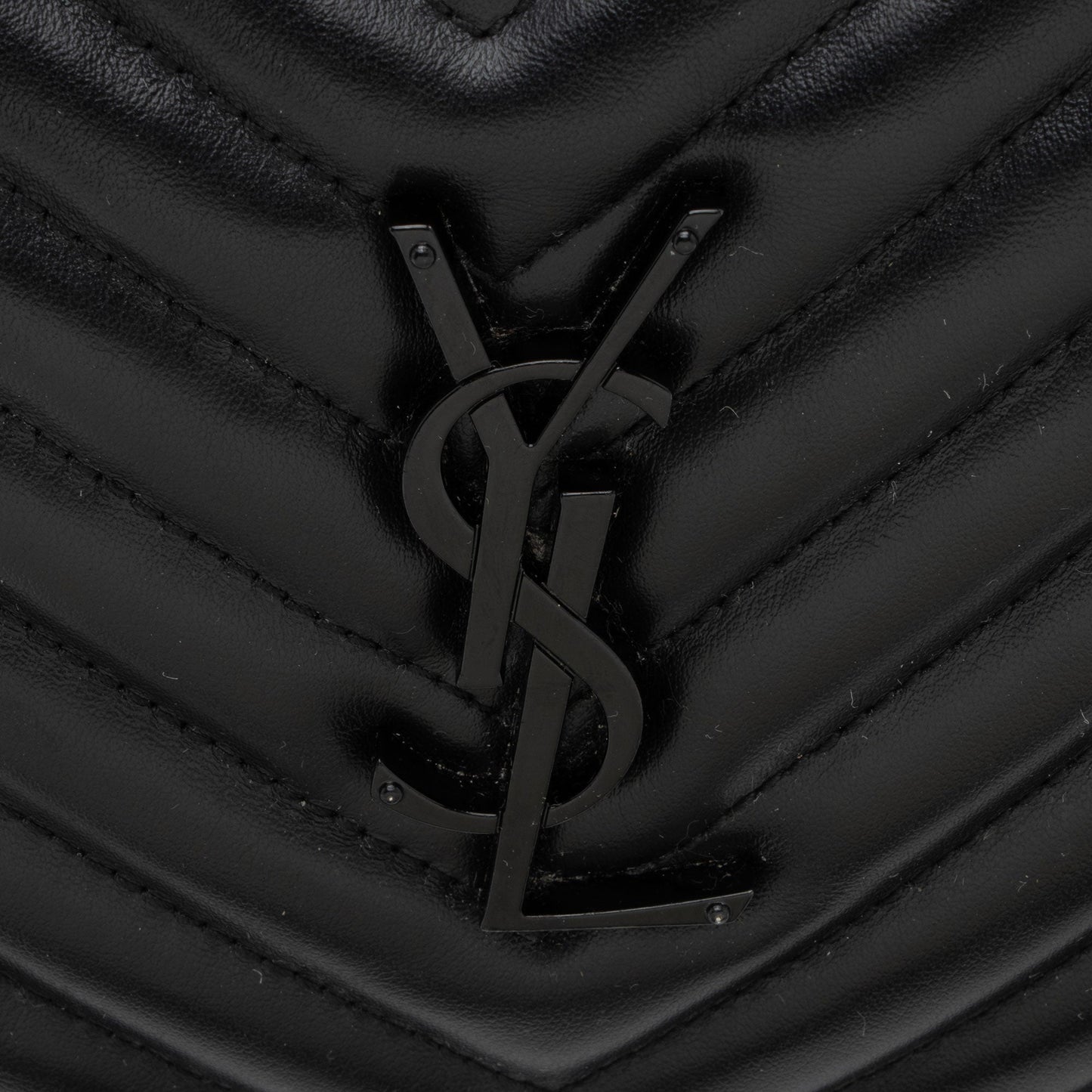Saint Laurent Matelasse Calfskin Monogram Lou Camera Bag pLUzLE